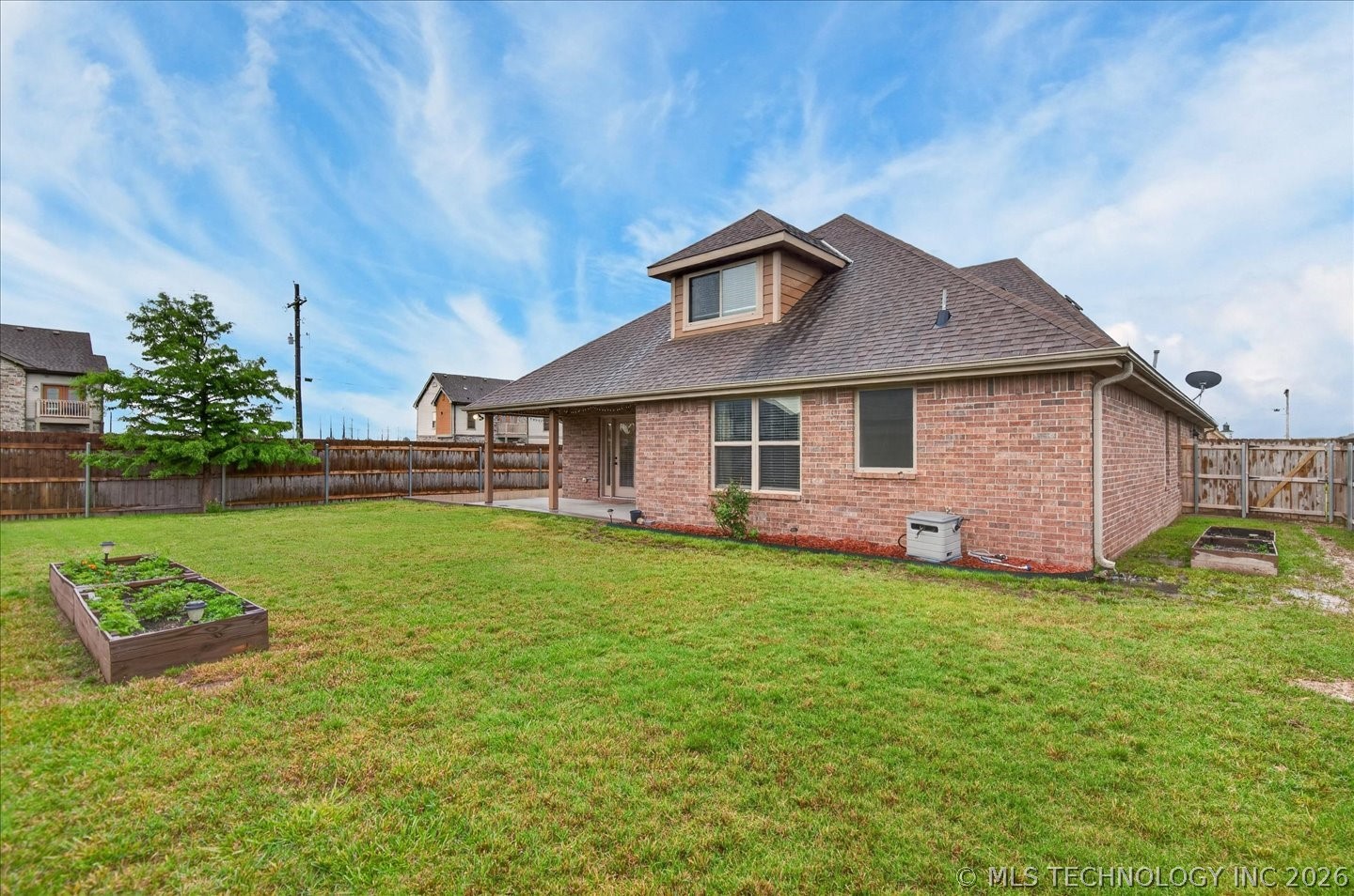 6422 Foxtail Park Drive Property Photo 7