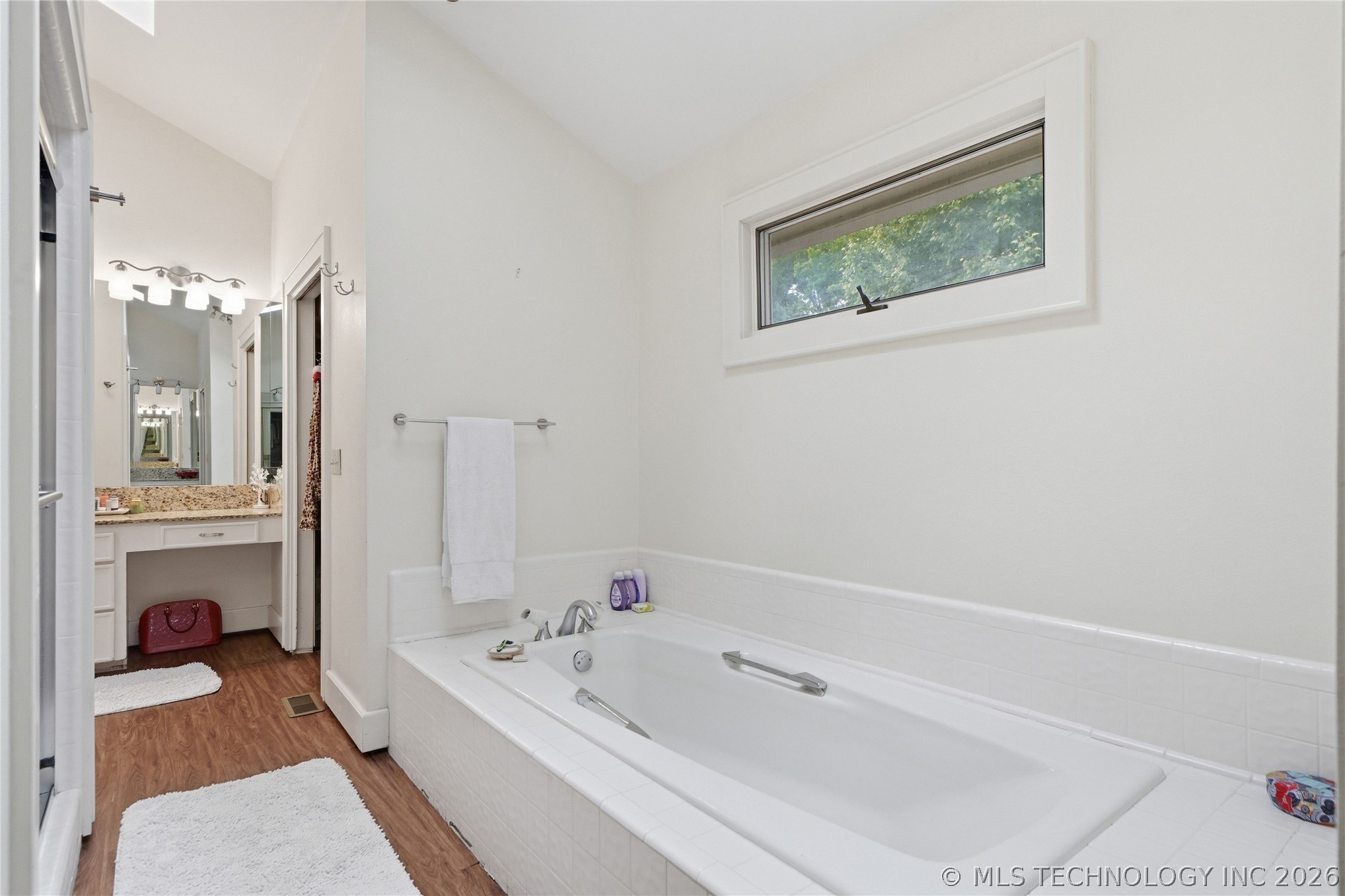 3245 S Victor Avenue Property Photo 37