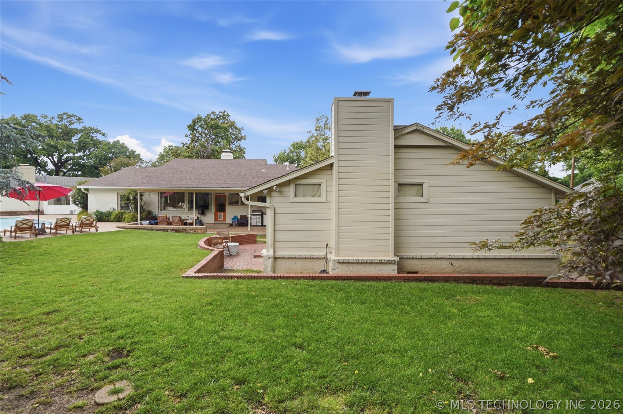 3245 S Victor Avenue Property Photo 45
