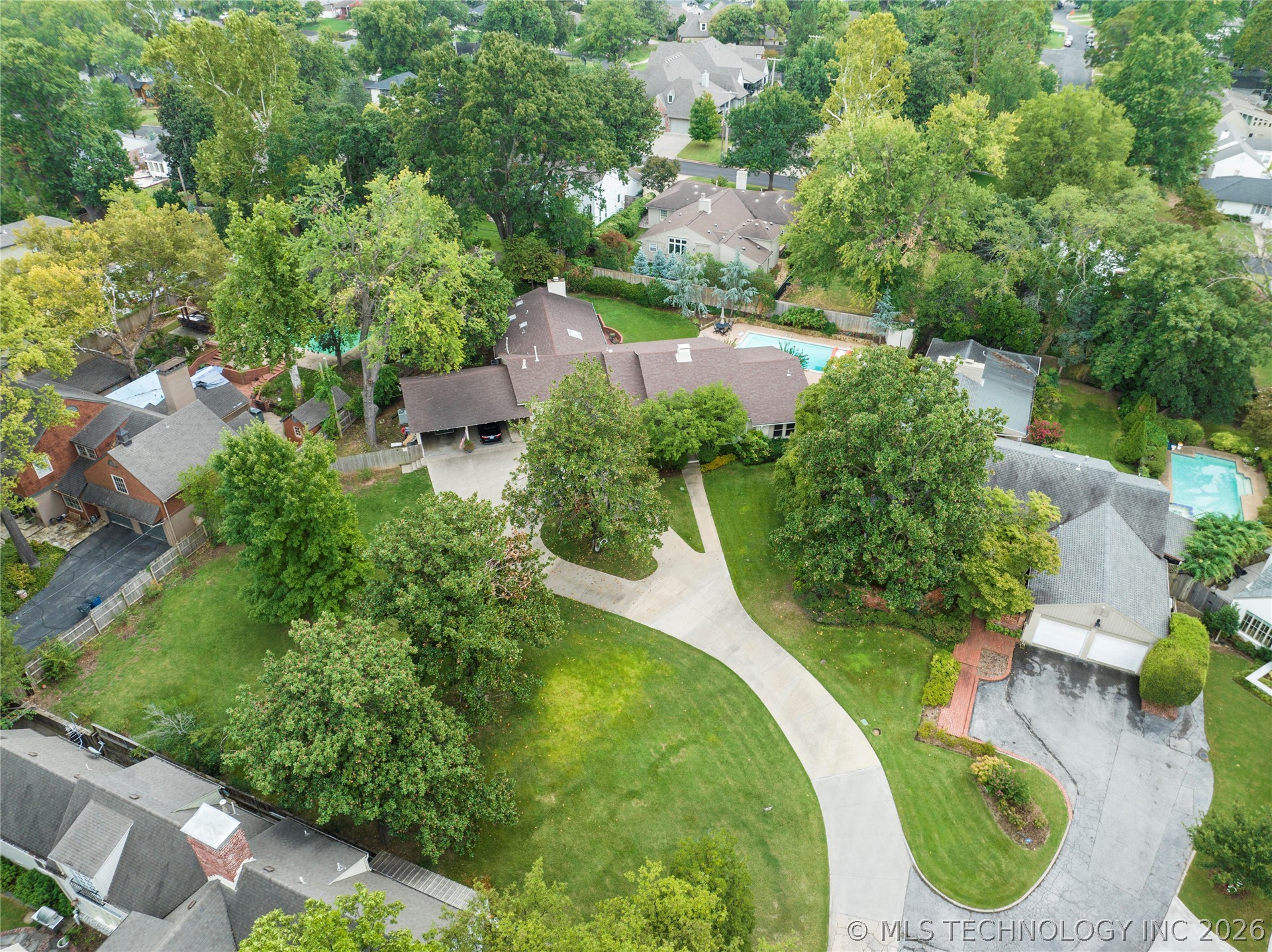 3245 S Victor Avenue Property Photo 46