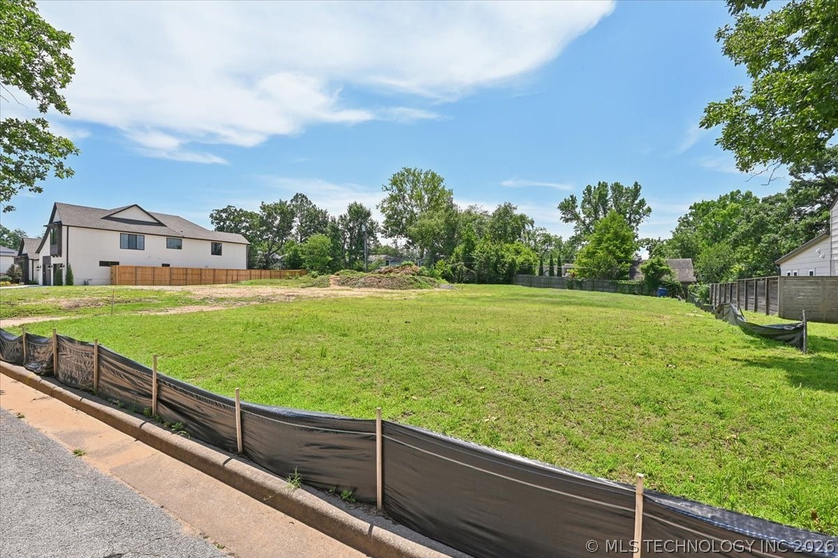 1222 E 30th Street Property Photo 1