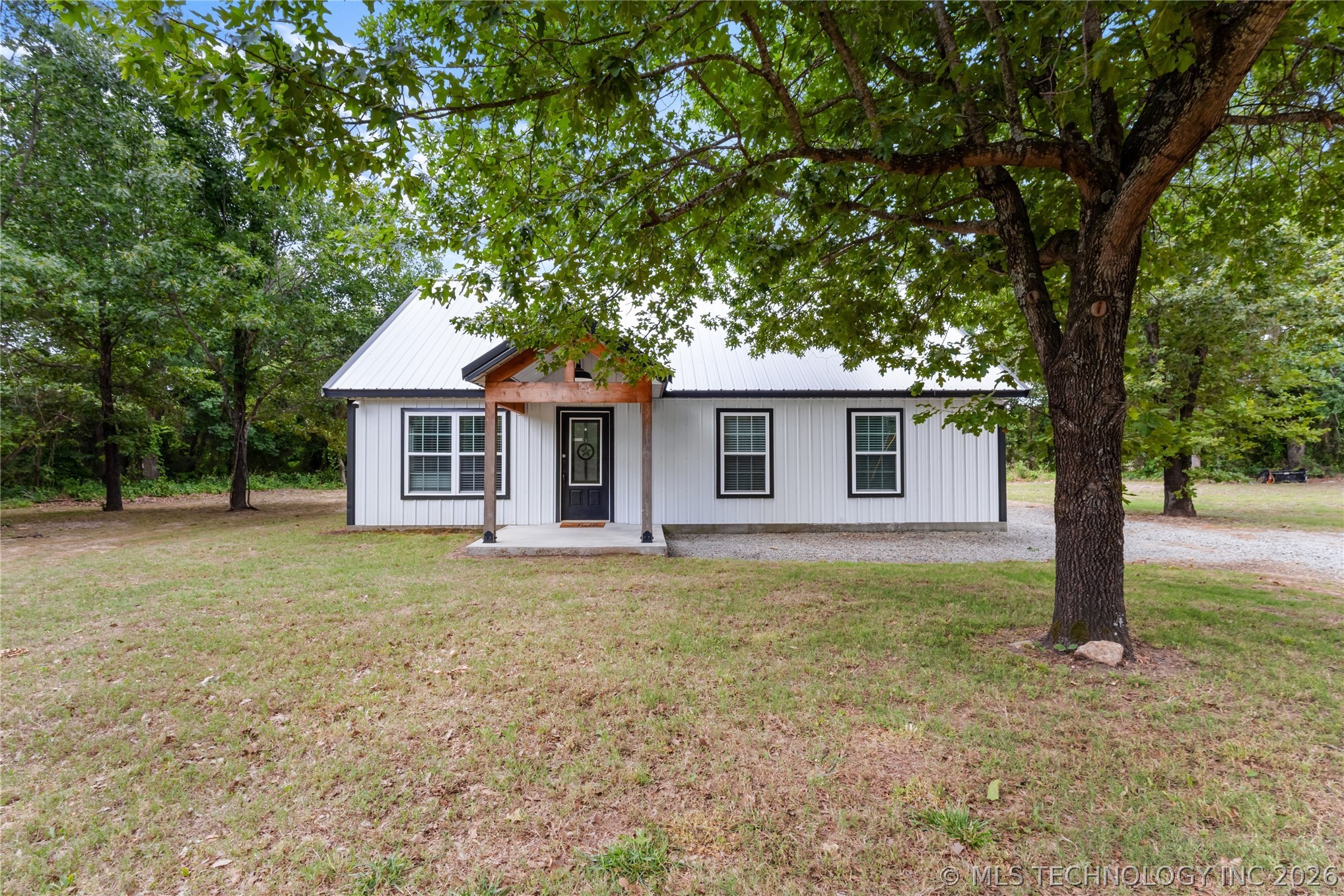 420728 E 1168 Property Photo 1