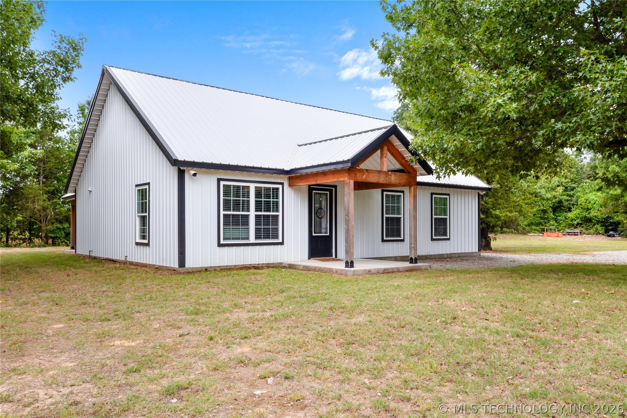 420728 E 1168 Property Photo 2