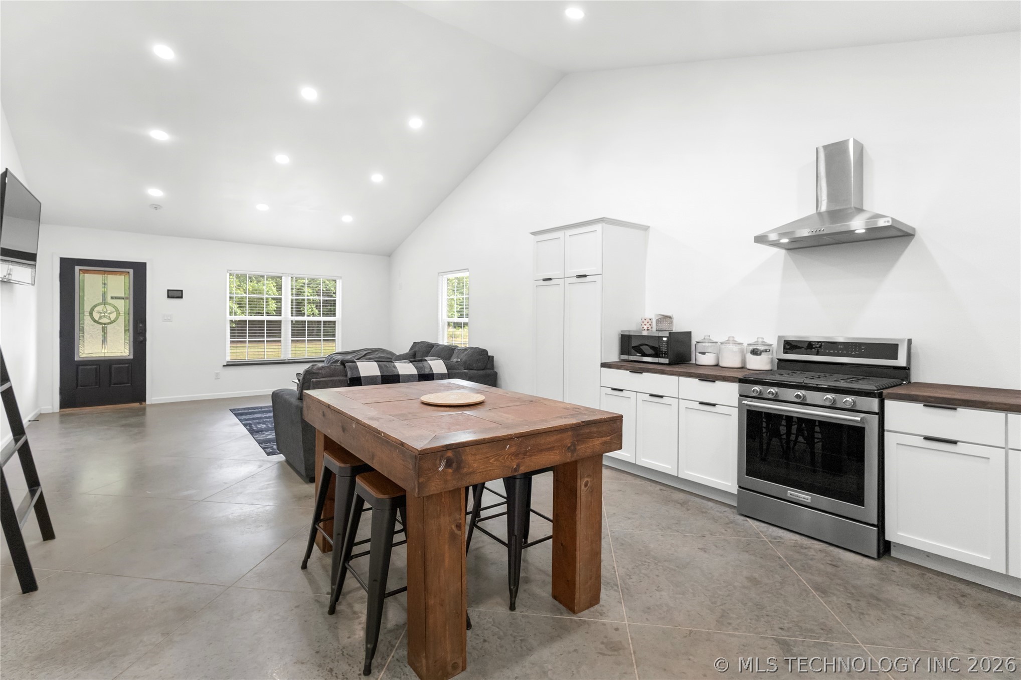 420728 E 1168 Property Photo 14