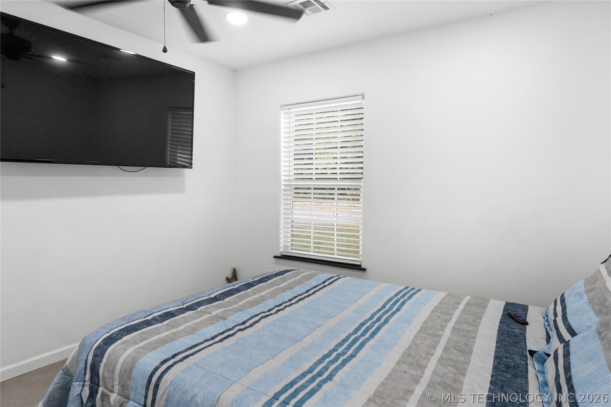 420728 E 1168 Property Photo 26