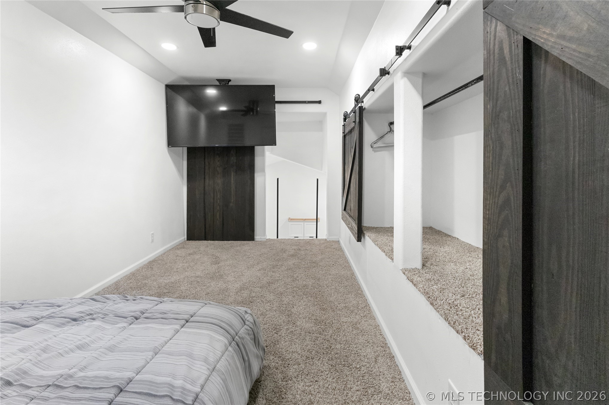 420728 E 1168 Property Photo 30