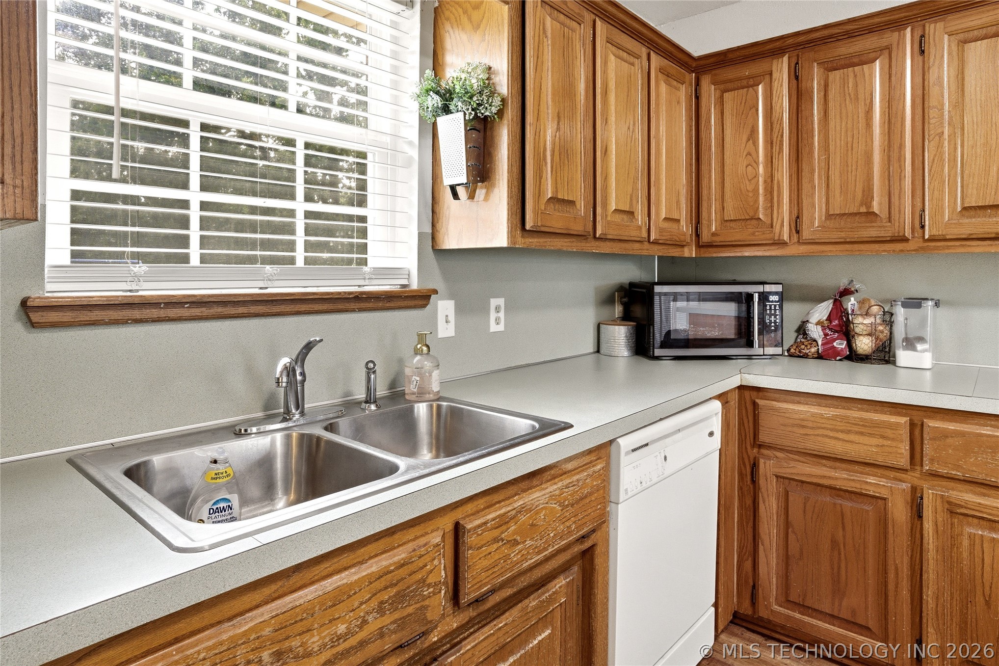 472916 E 705 Road Property Photo 18