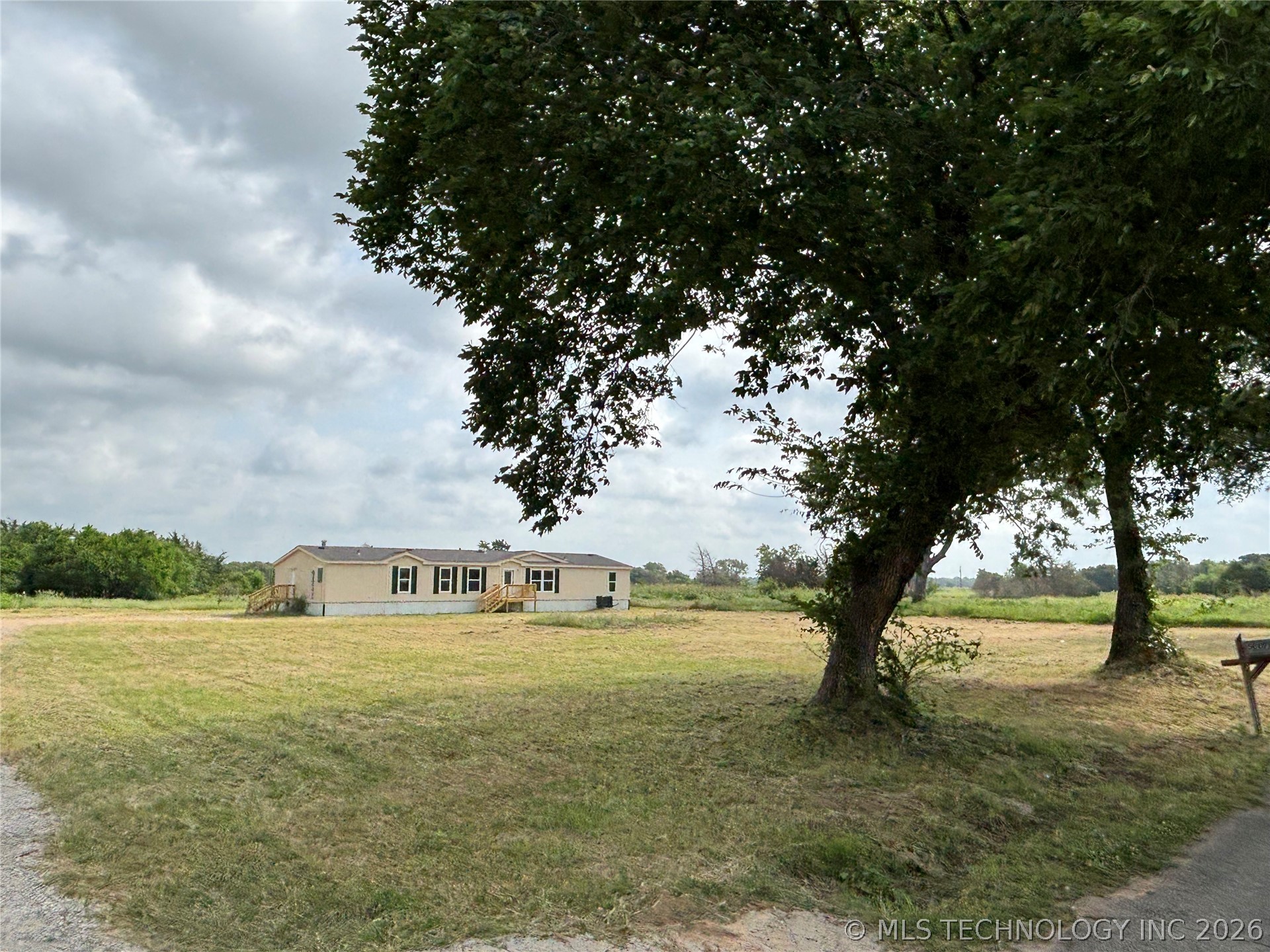 5387 Hendrix Property Photo 2