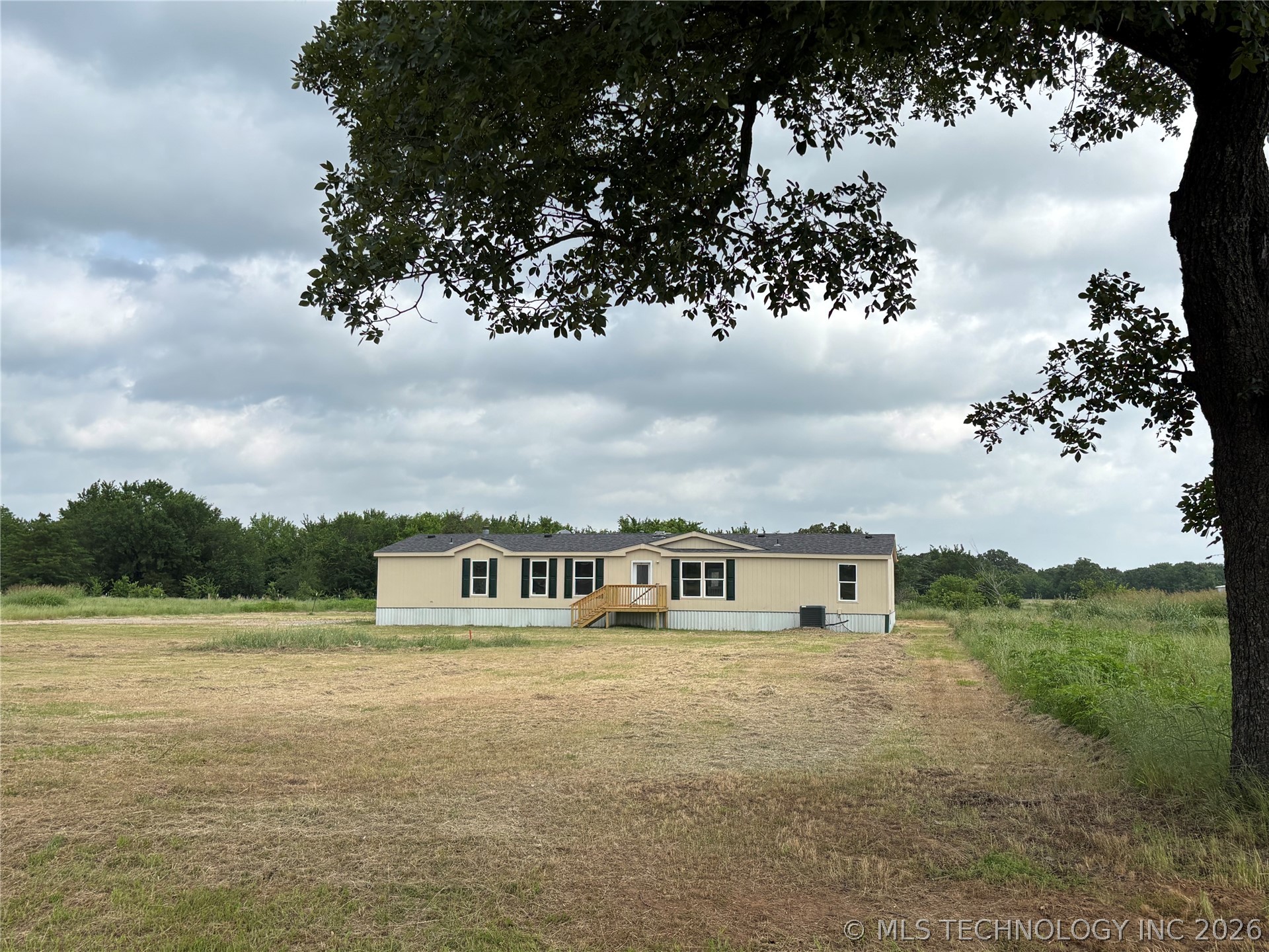 5387 Hendrix Property Photo 3