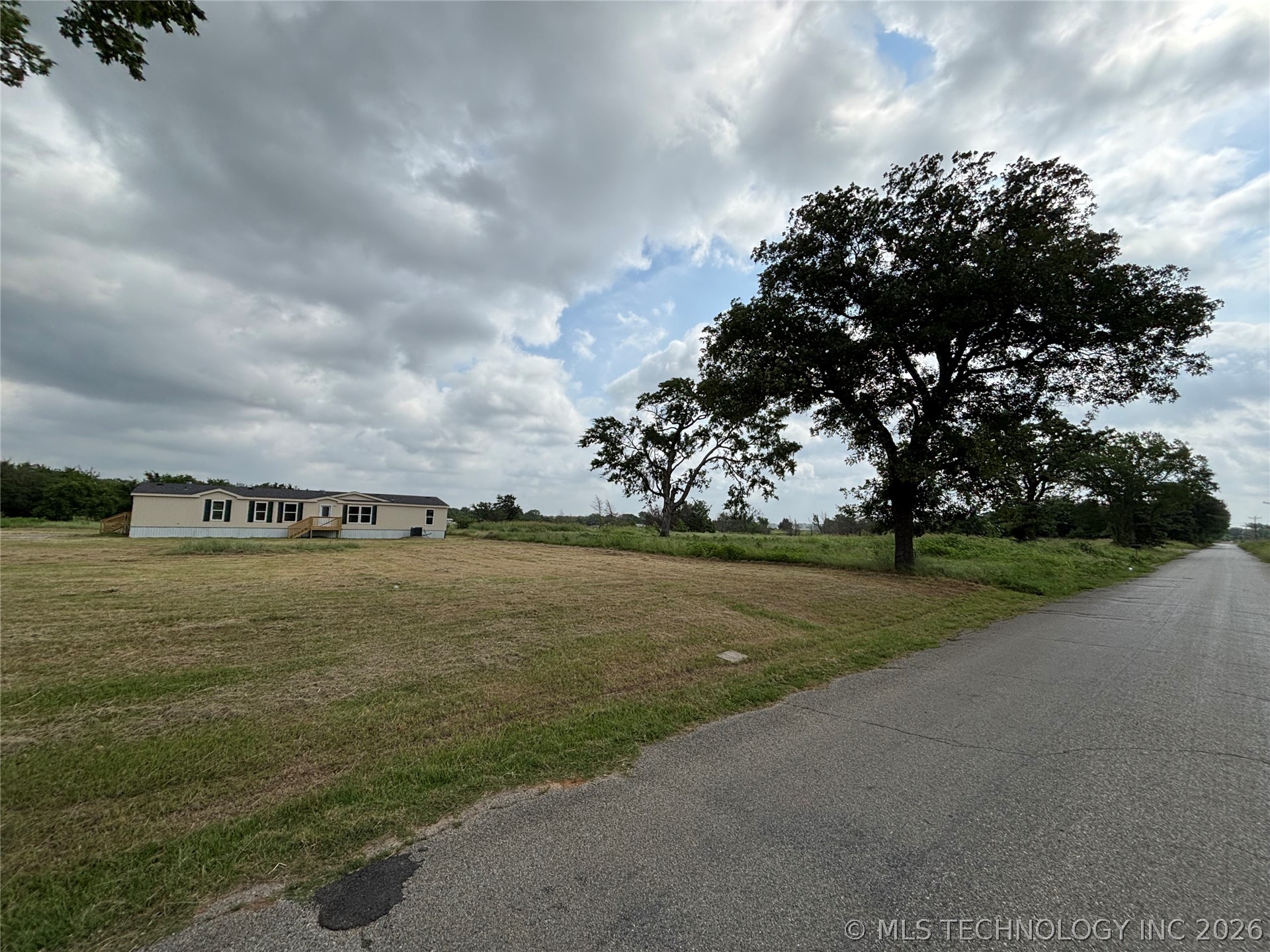 5387 Hendrix Property Photo 7