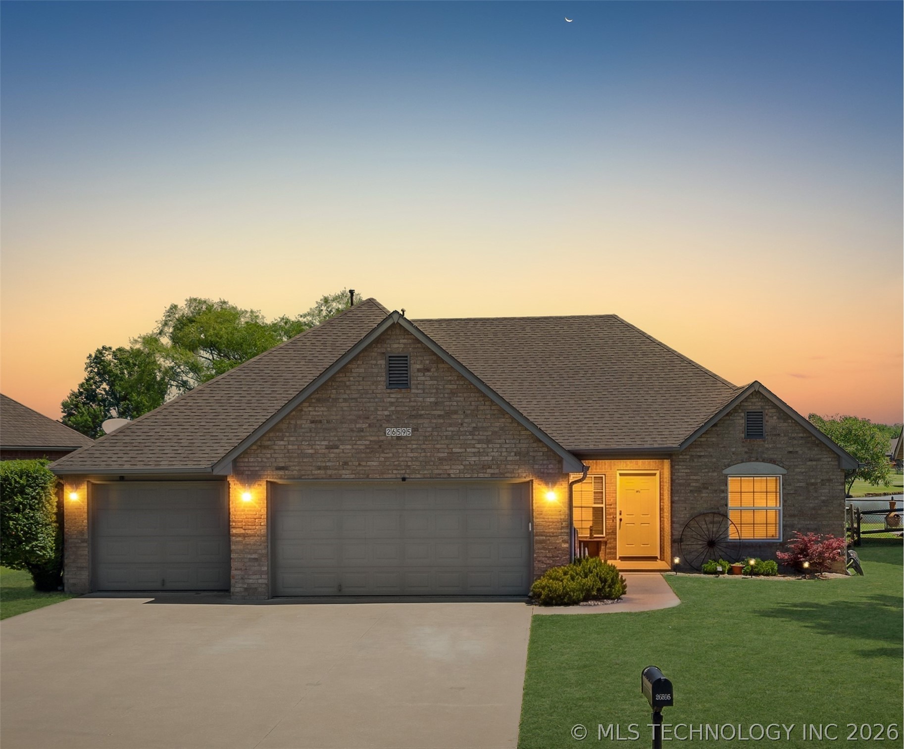 26595 Columbia Crest Drive Property Photo 1
