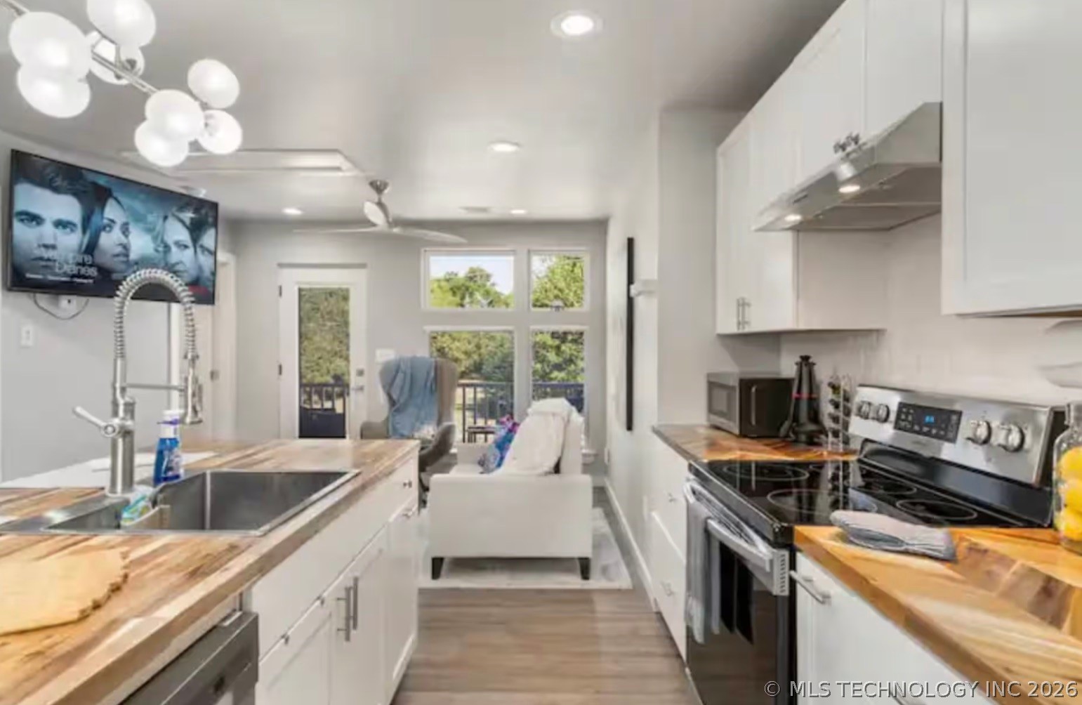 1636 N Madison Avenue Property Photo 15