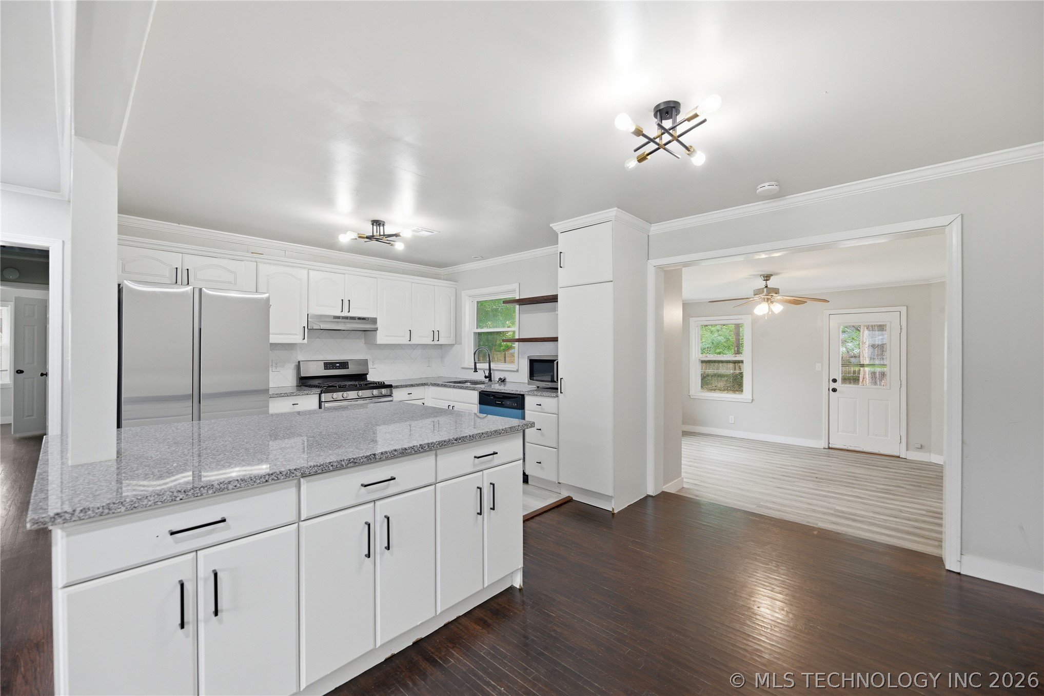4912 S Madison Avenue Property Photo 8