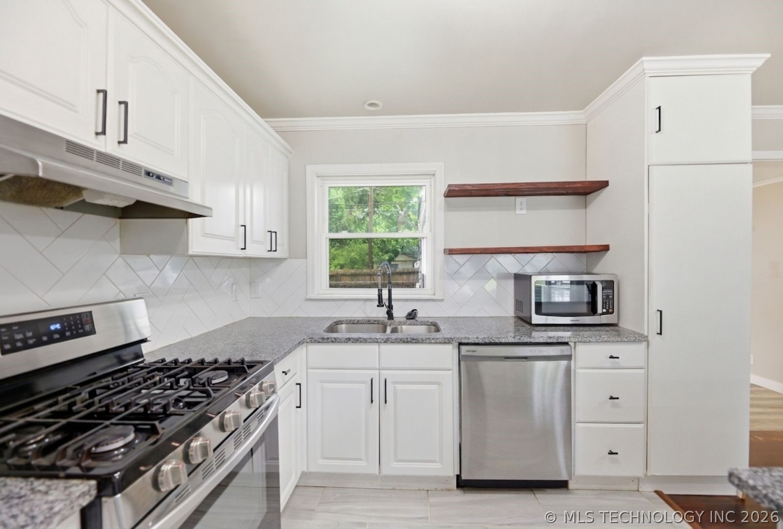 4912 S Madison Avenue Property Photo 11