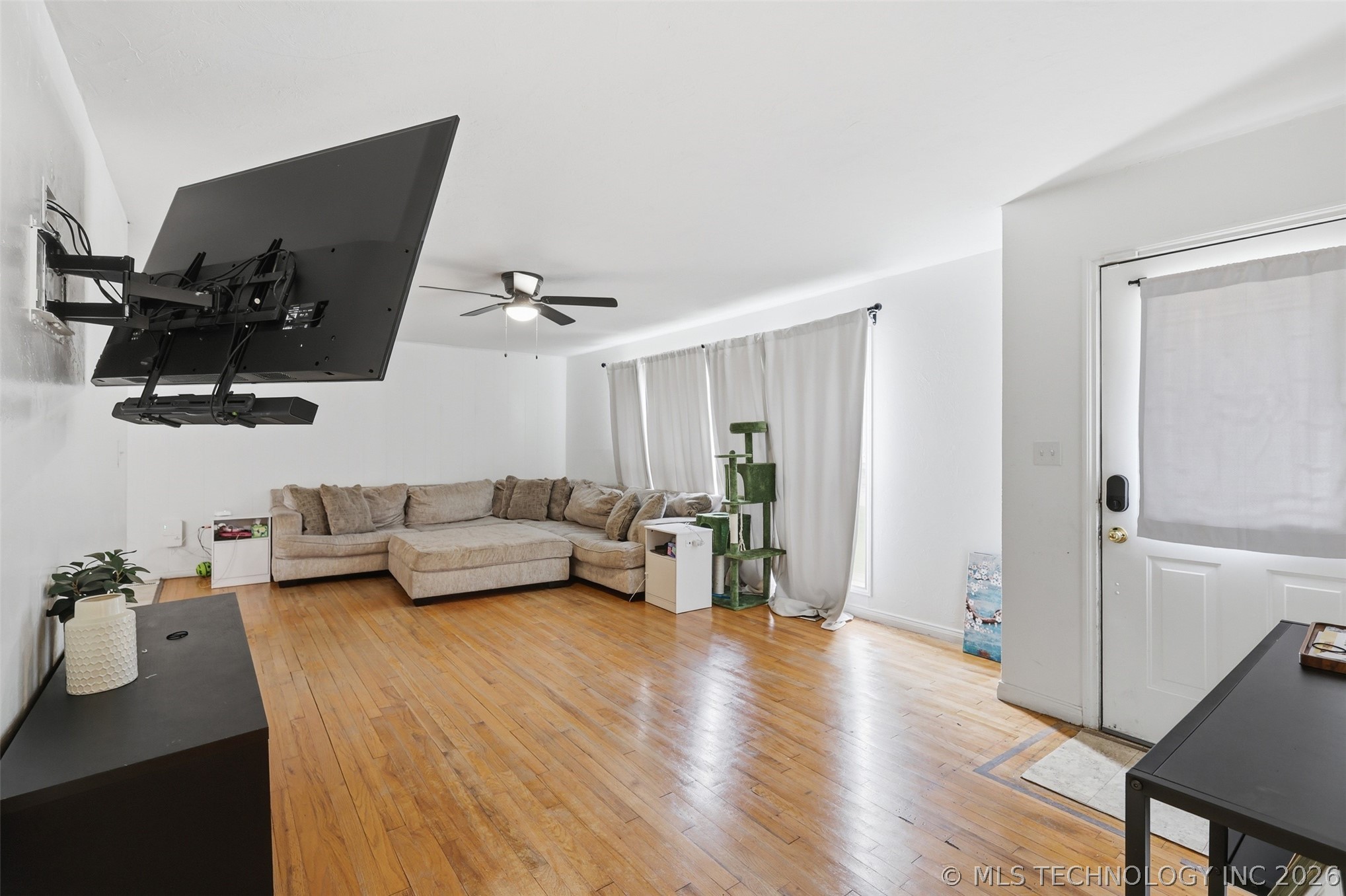 909 W 9th Street Property Photo 10