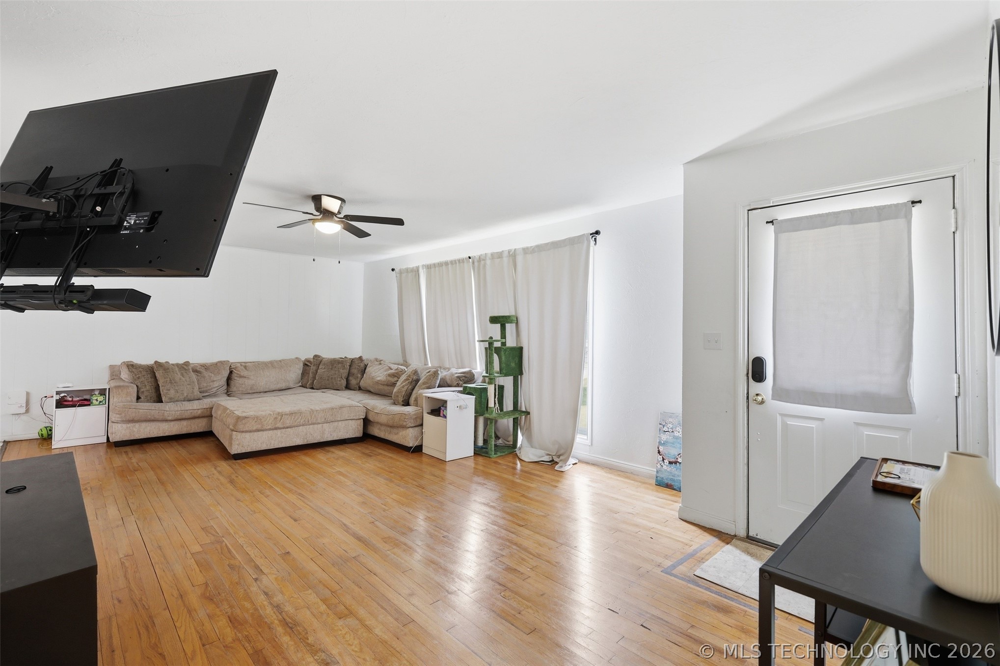 909 W 9th Street Property Photo 11
