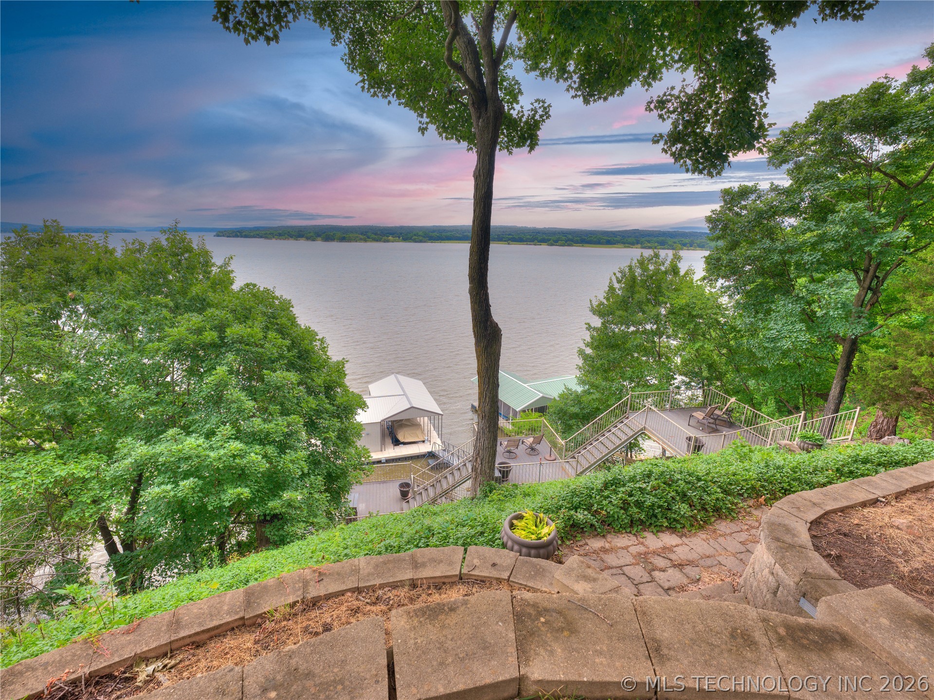 560 N 4395 Property Photo 5
