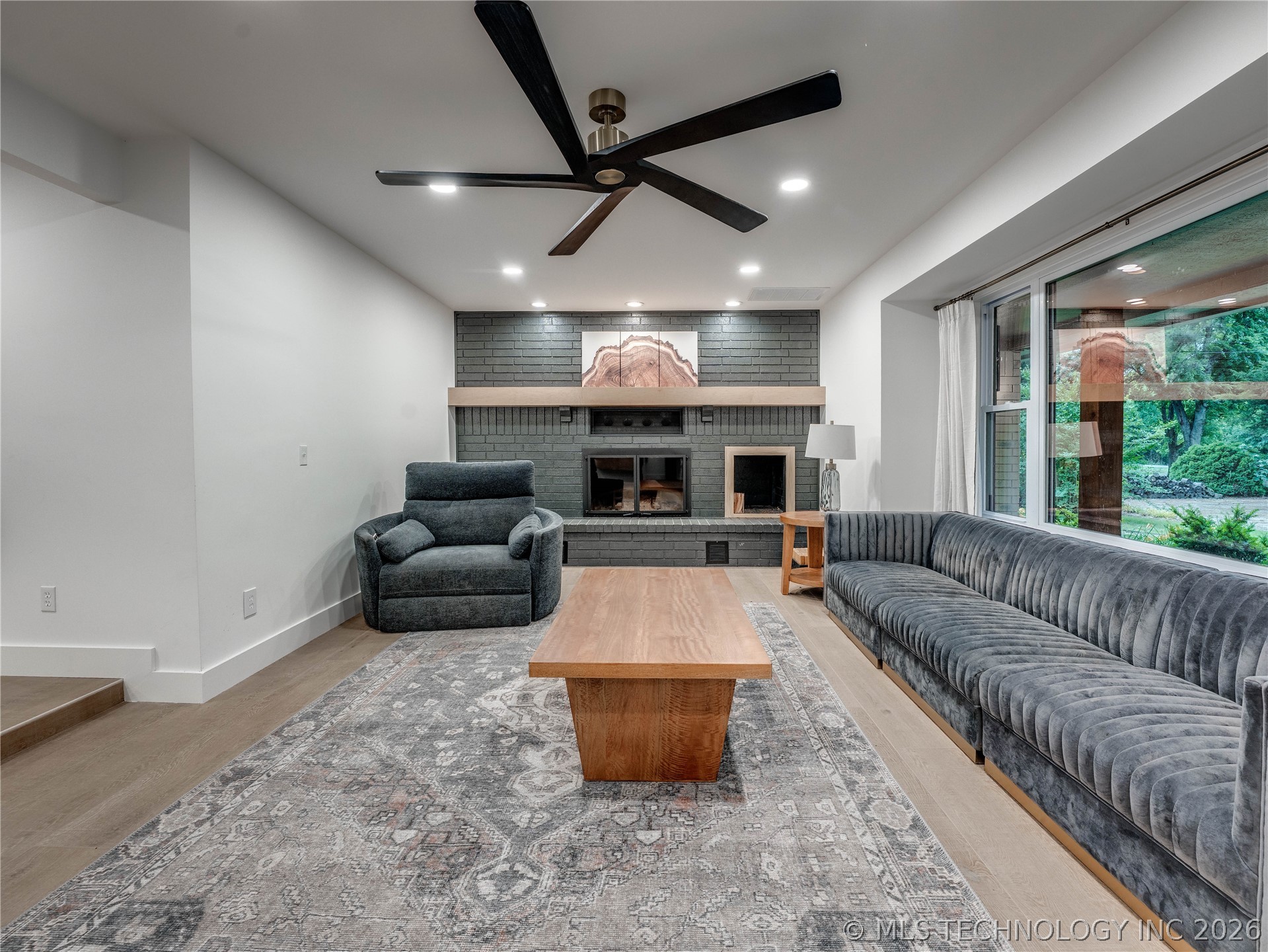 560 N 4395 Property Photo 8