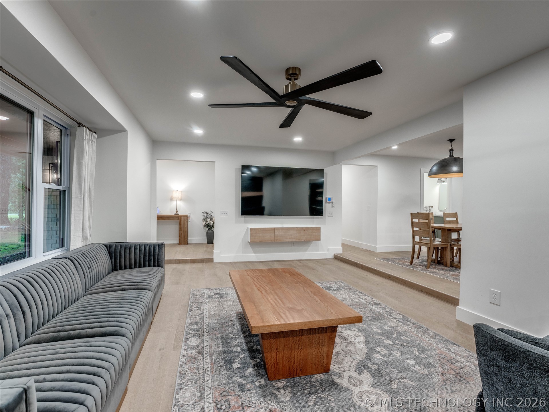 560 N 4395 Property Photo 10