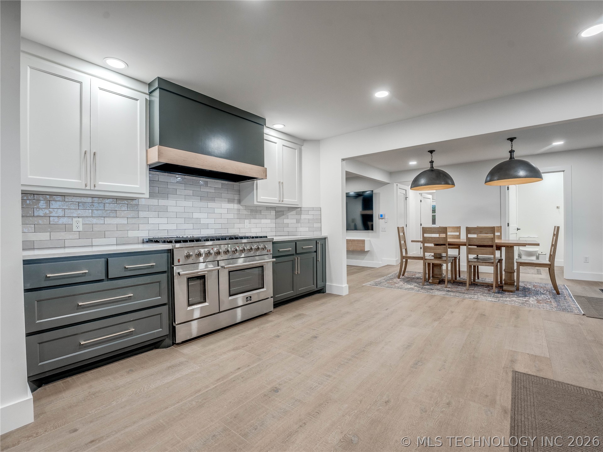 560 N 4395 Property Photo 19