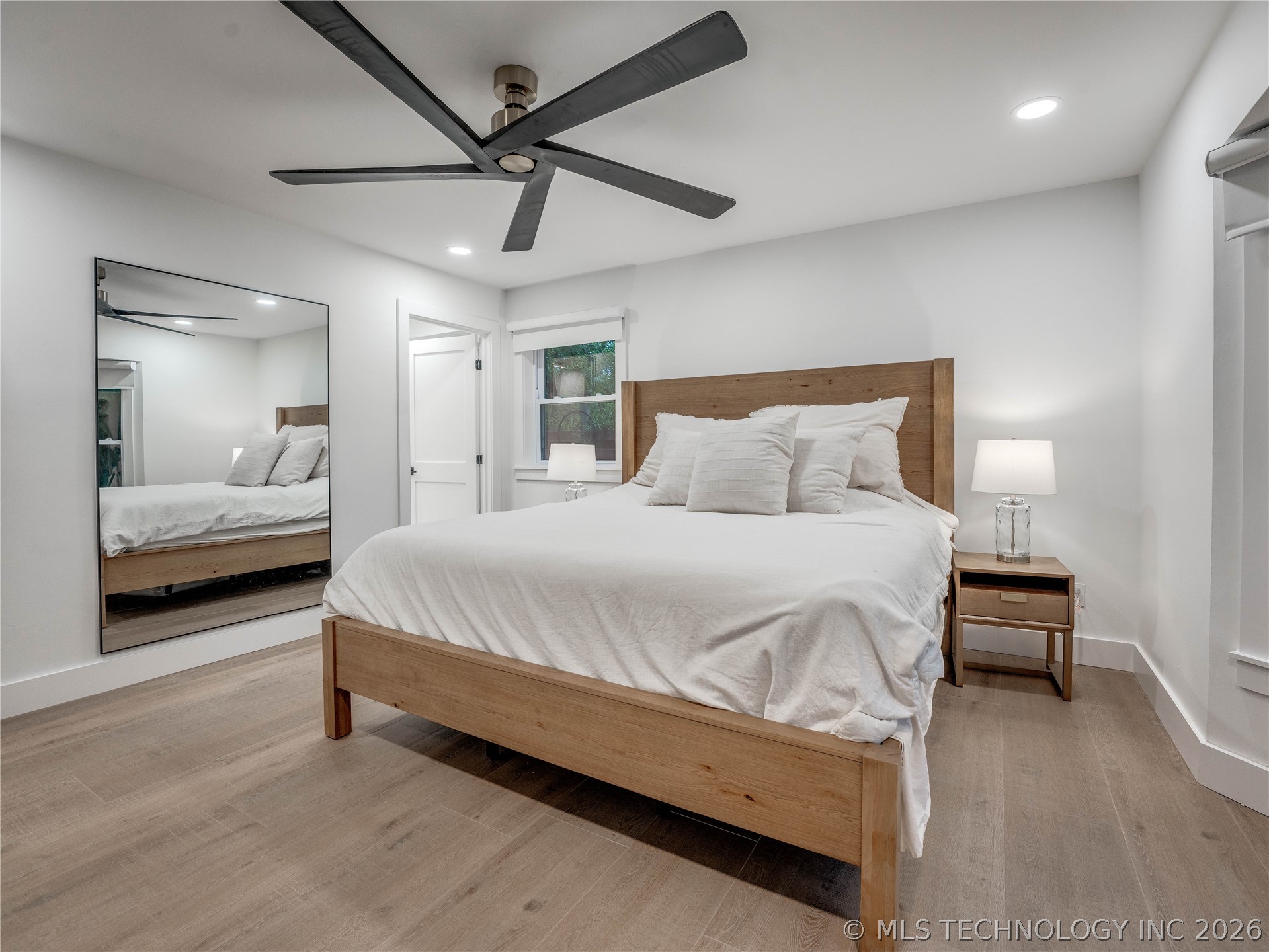 560 N 4395 Property Photo 25