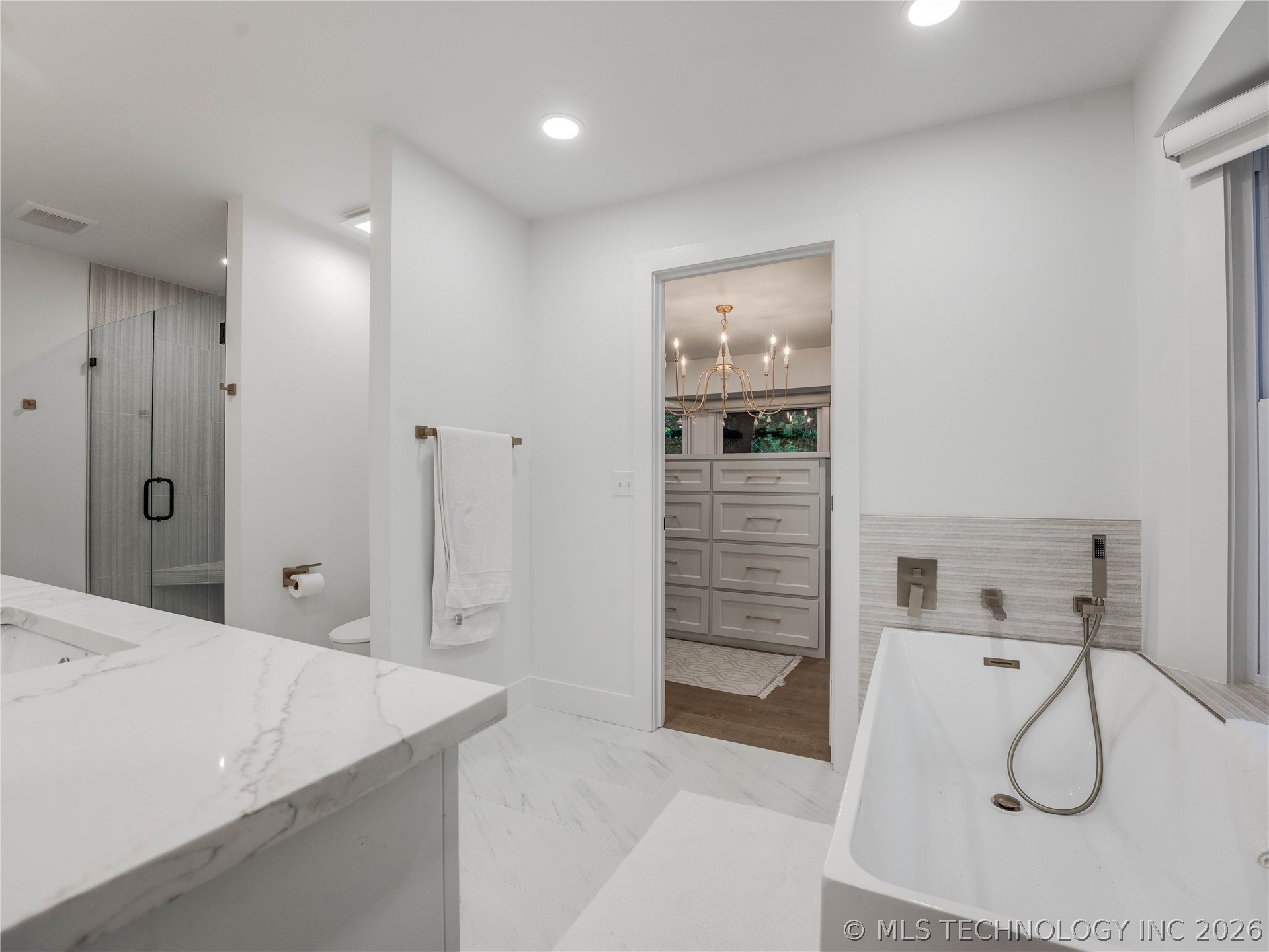 560 N 4395 Property Photo 28