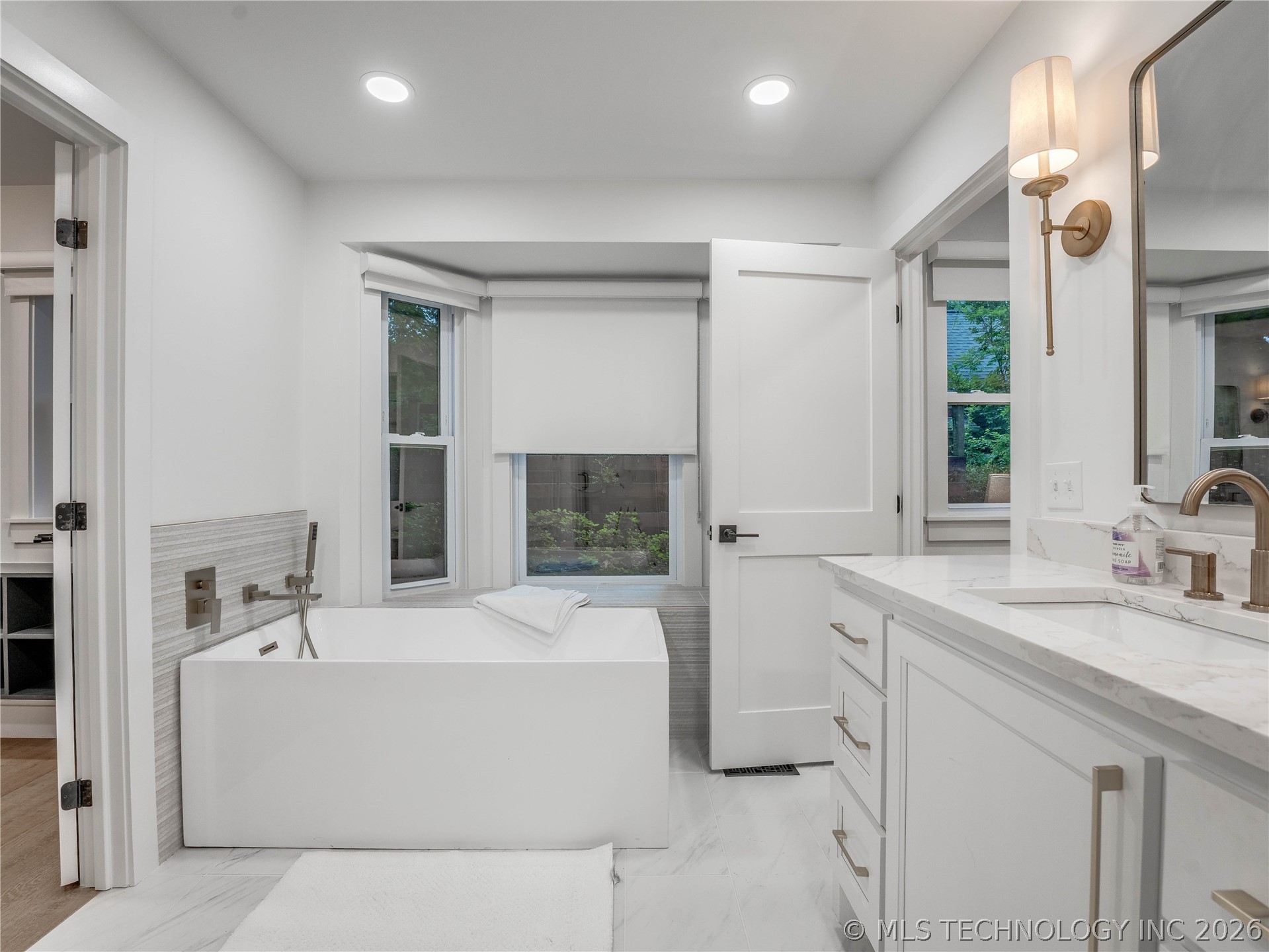 560 N 4395 Property Photo 31