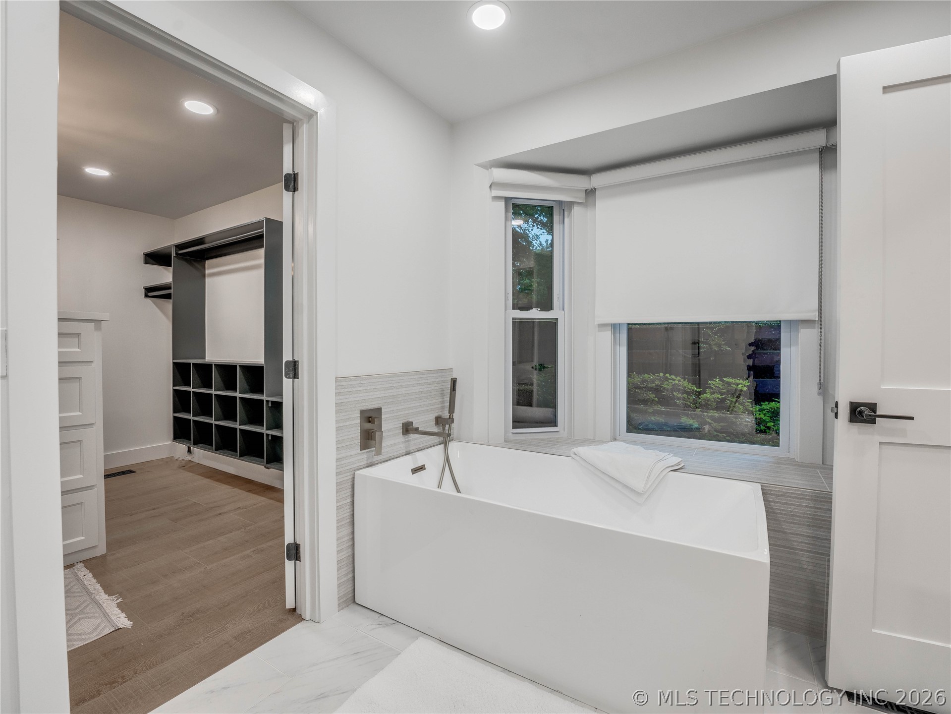 560 N 4395 Property Photo 33