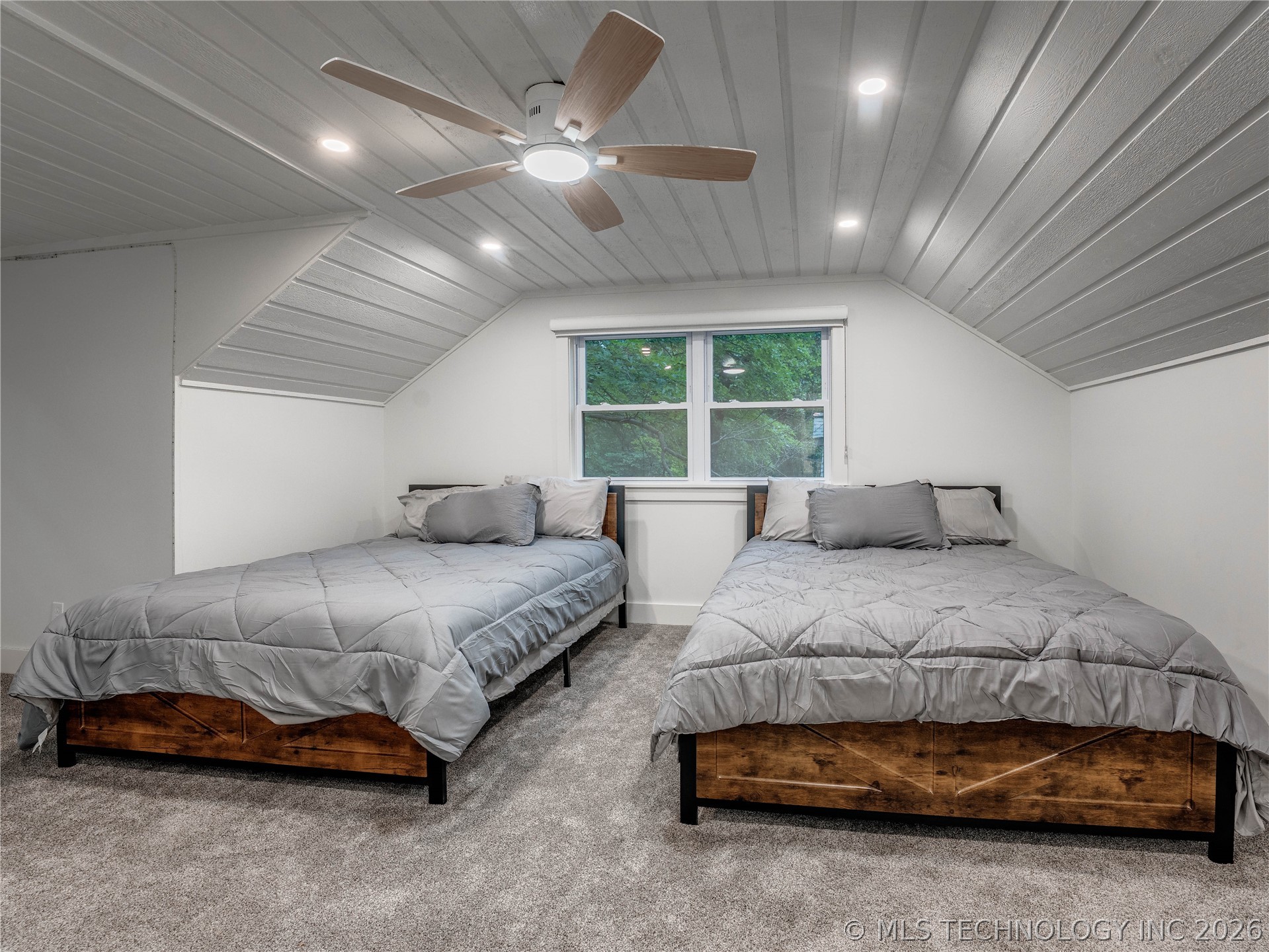 560 N 4395 Property Photo 35