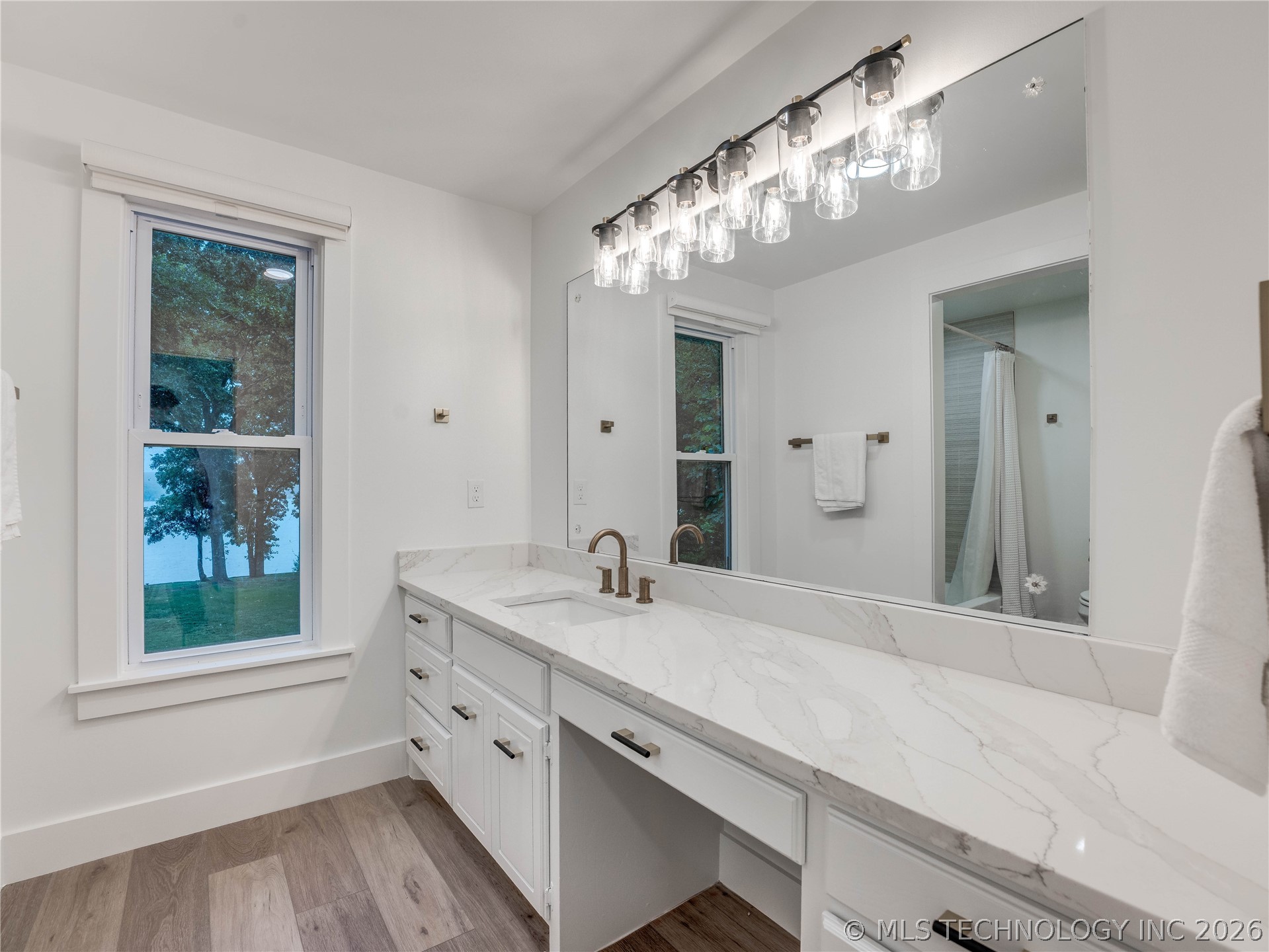 560 N 4395 Property Photo 37