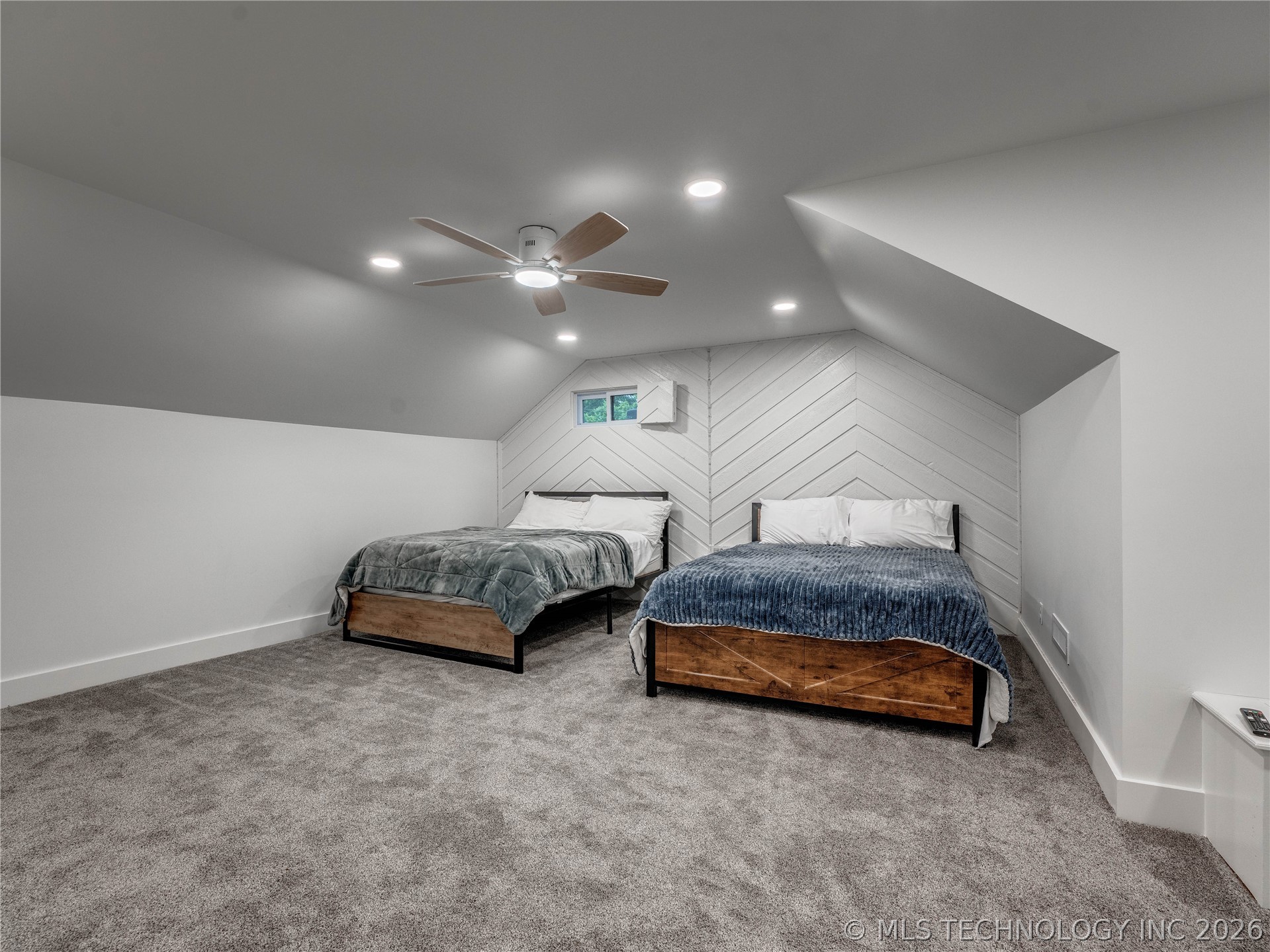 560 N 4395 Property Photo 39