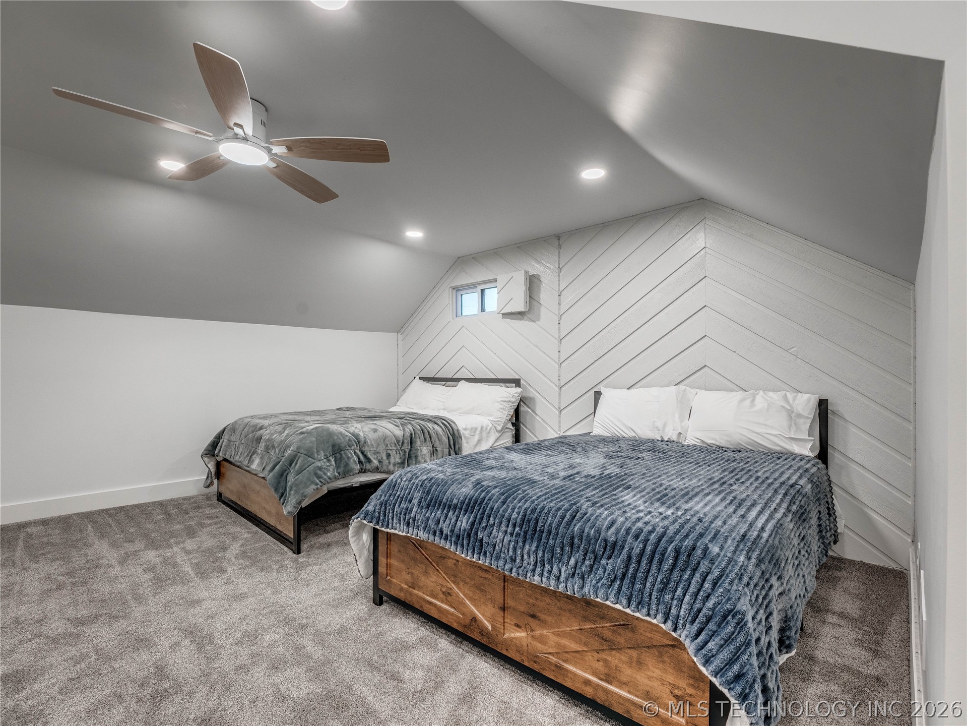 560 N 4395 Property Photo 40