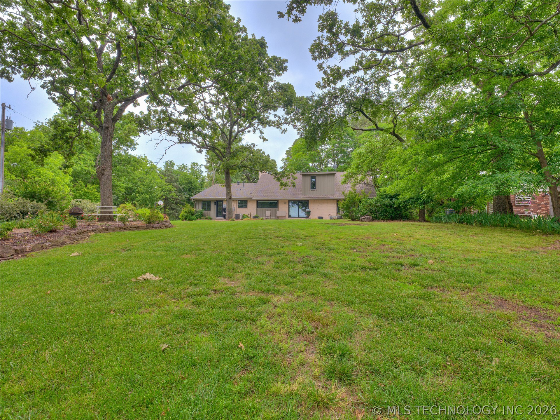 560 N 4395 Property Photo 45