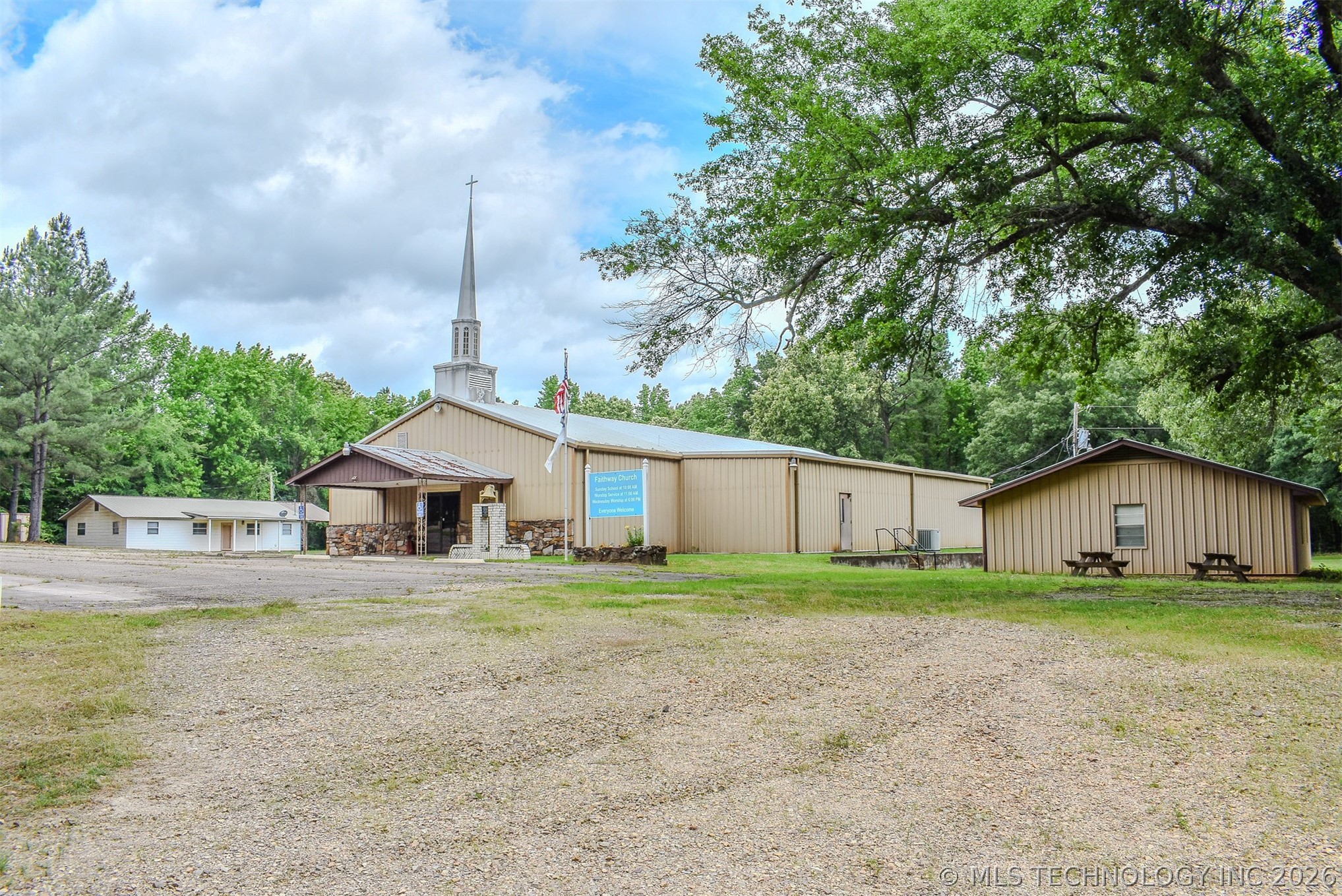 4447 E 1980 Road Property Photo 1