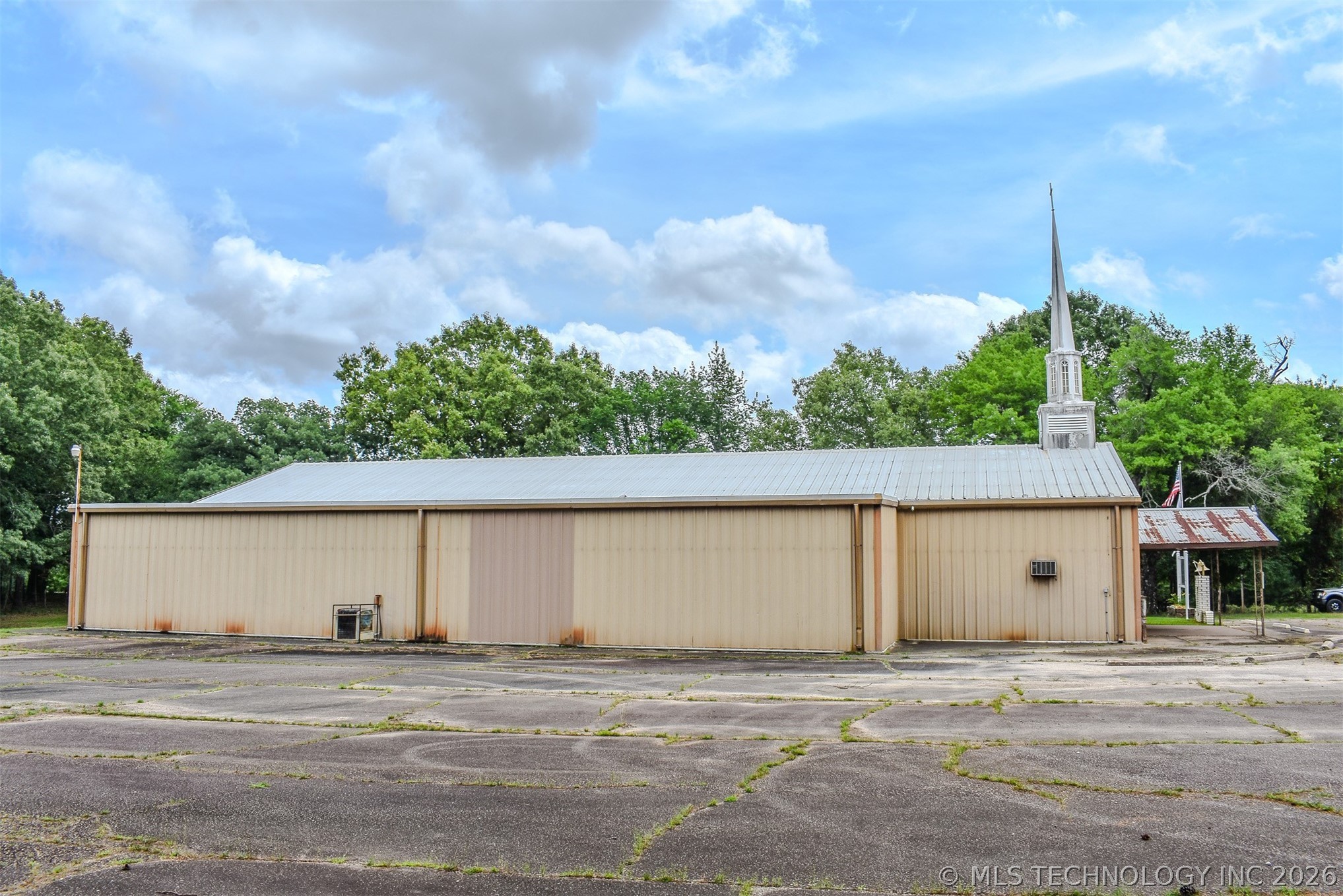 4447 E 1980 Road Property Photo 4