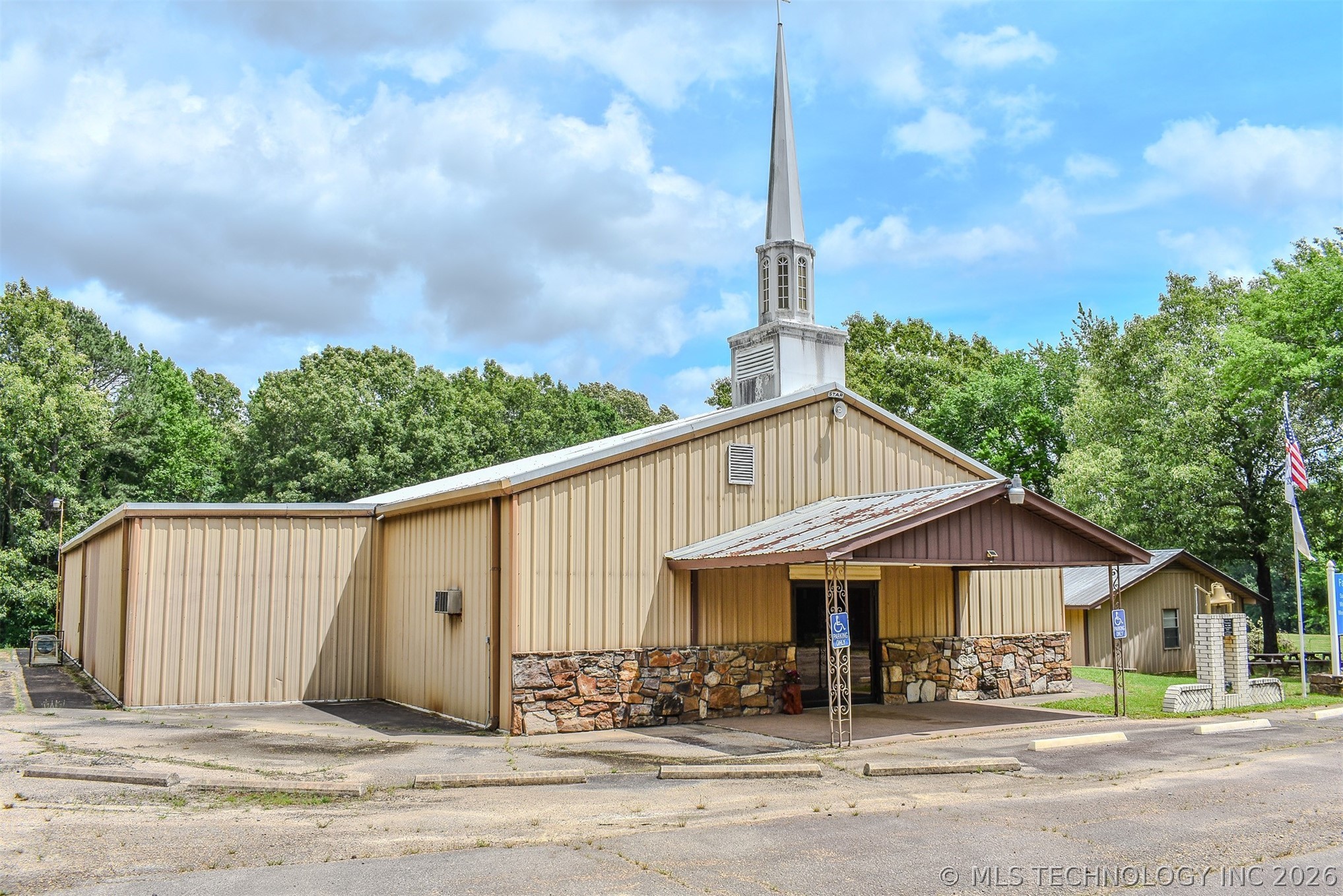 4447 E 1980 Road Property Photo 6