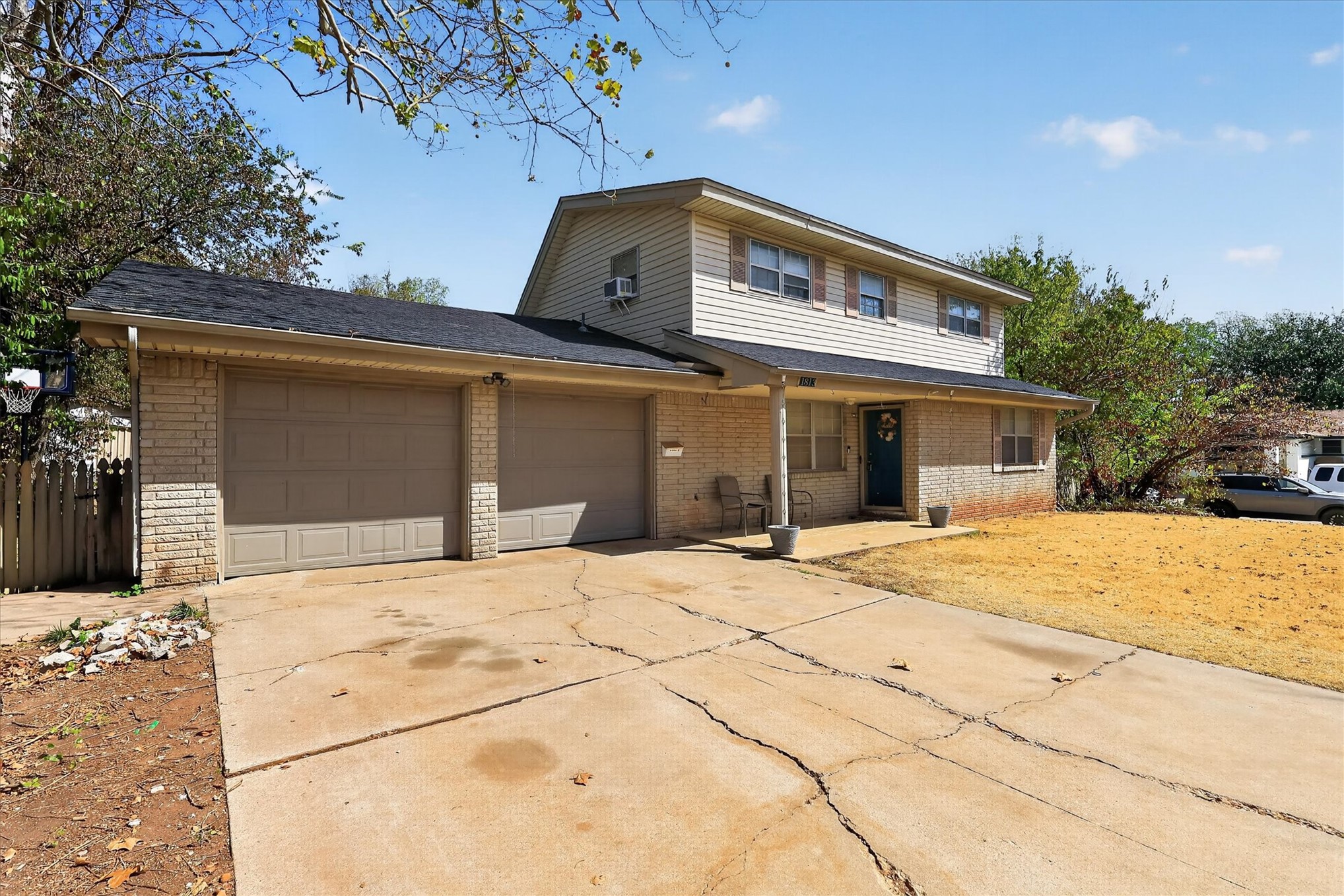1813 Bellaire Circle Property Photo 2