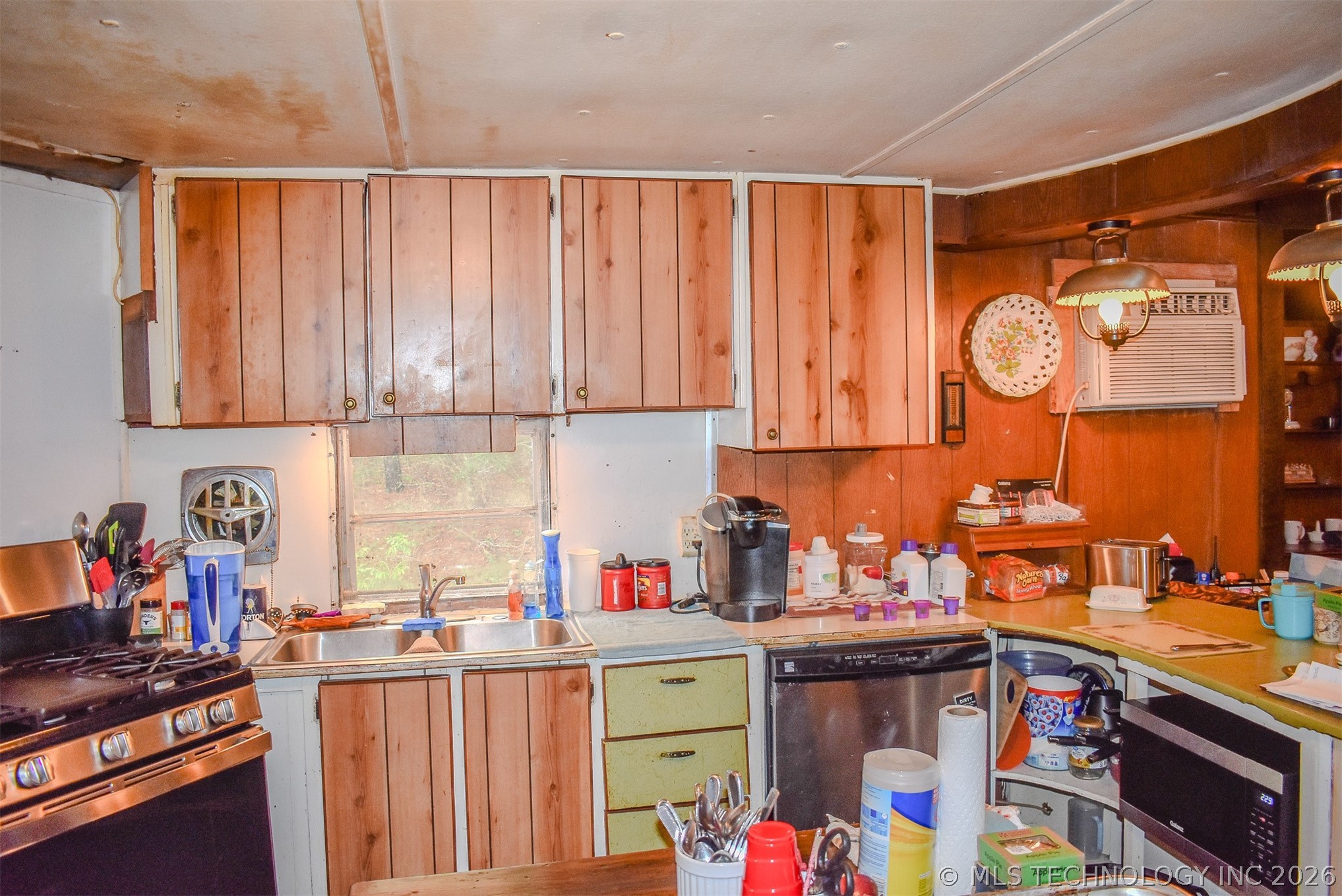 593 Tram Road Property Photo 10