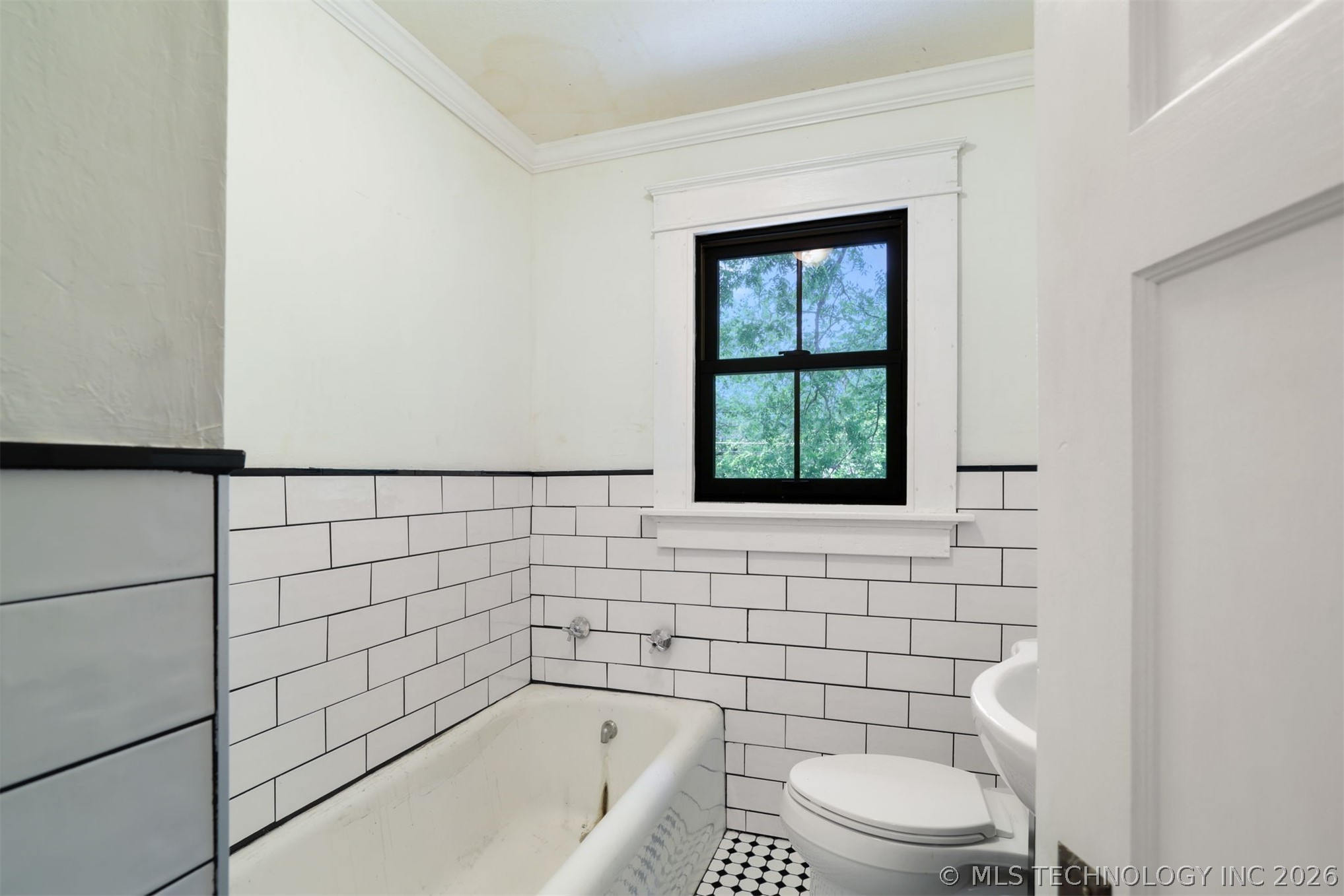 1301 N 3rd Property Photo 24