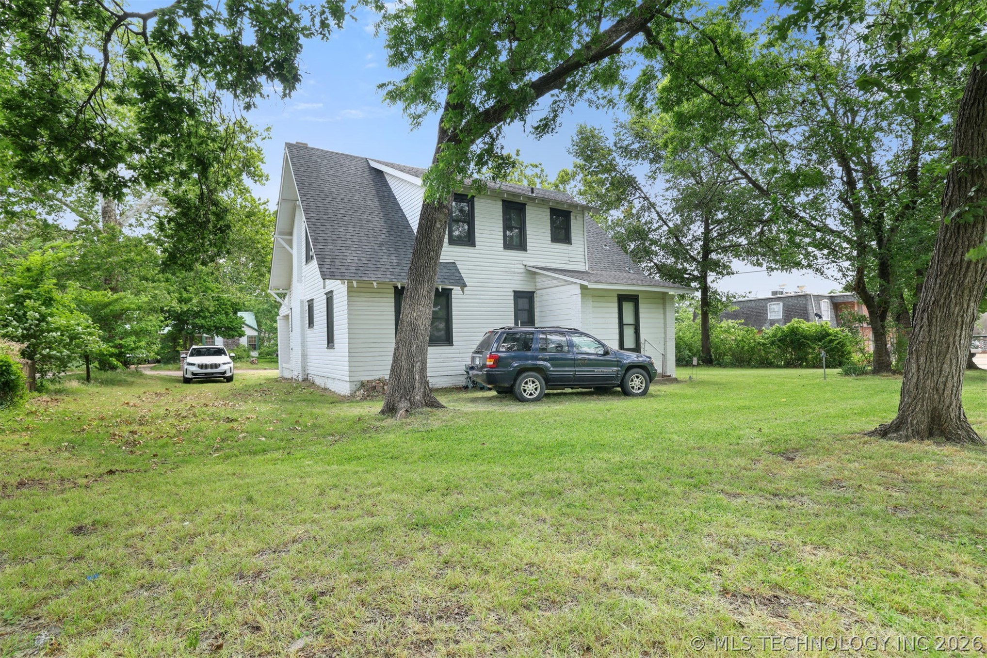 1301 N 3rd Property Photo 31