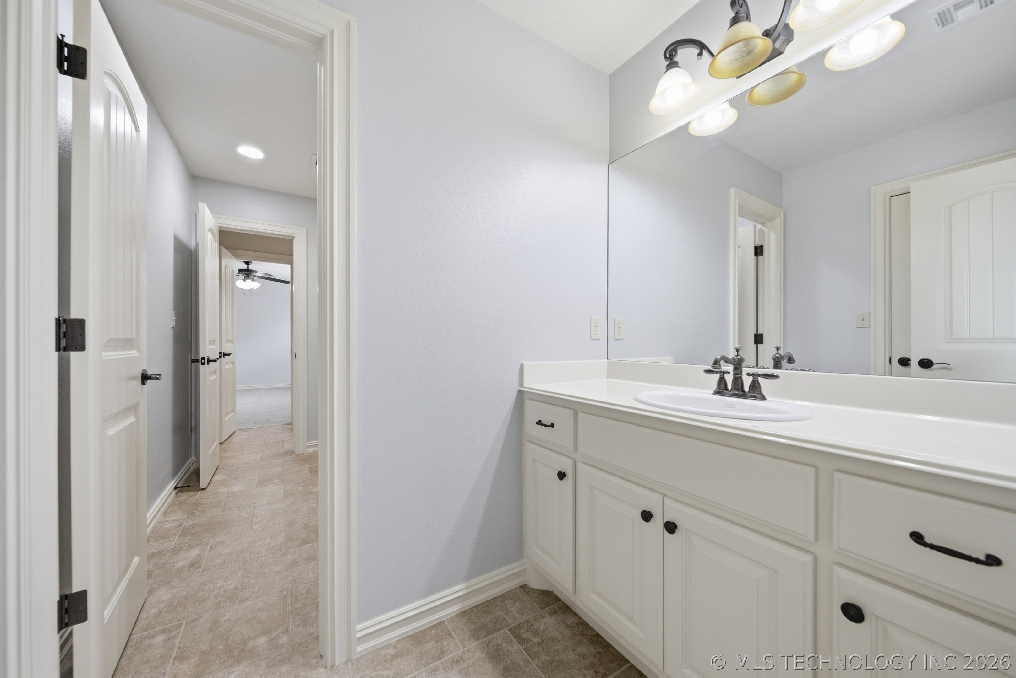 10934 S 77th East Avenue Property Photo 33