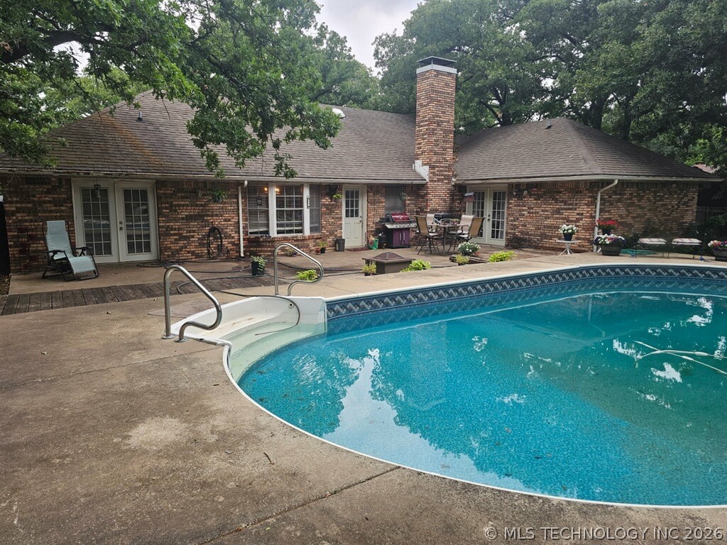 1232 S Rockford Road Property Photo 2