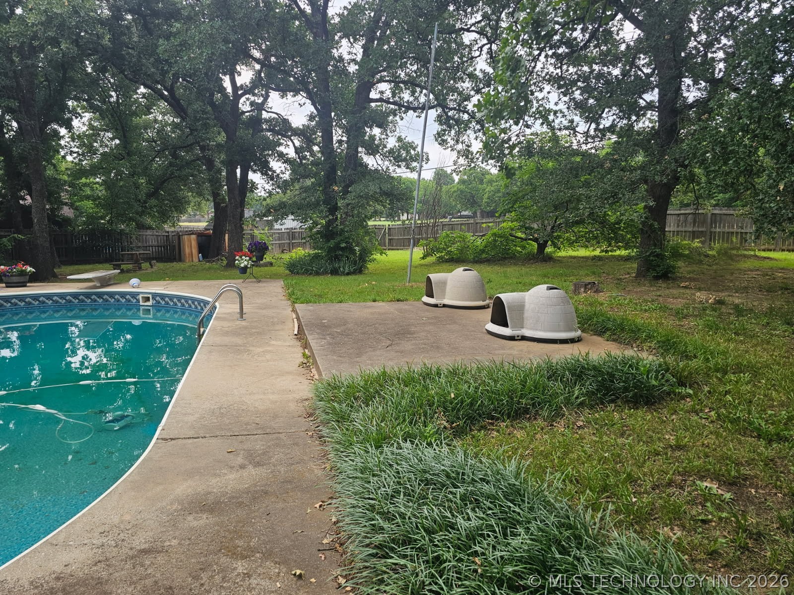 1232 S Rockford Road Property Photo 3