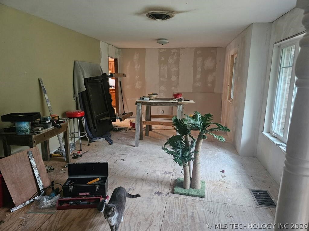 1232 S Rockford Road Property Photo 11
