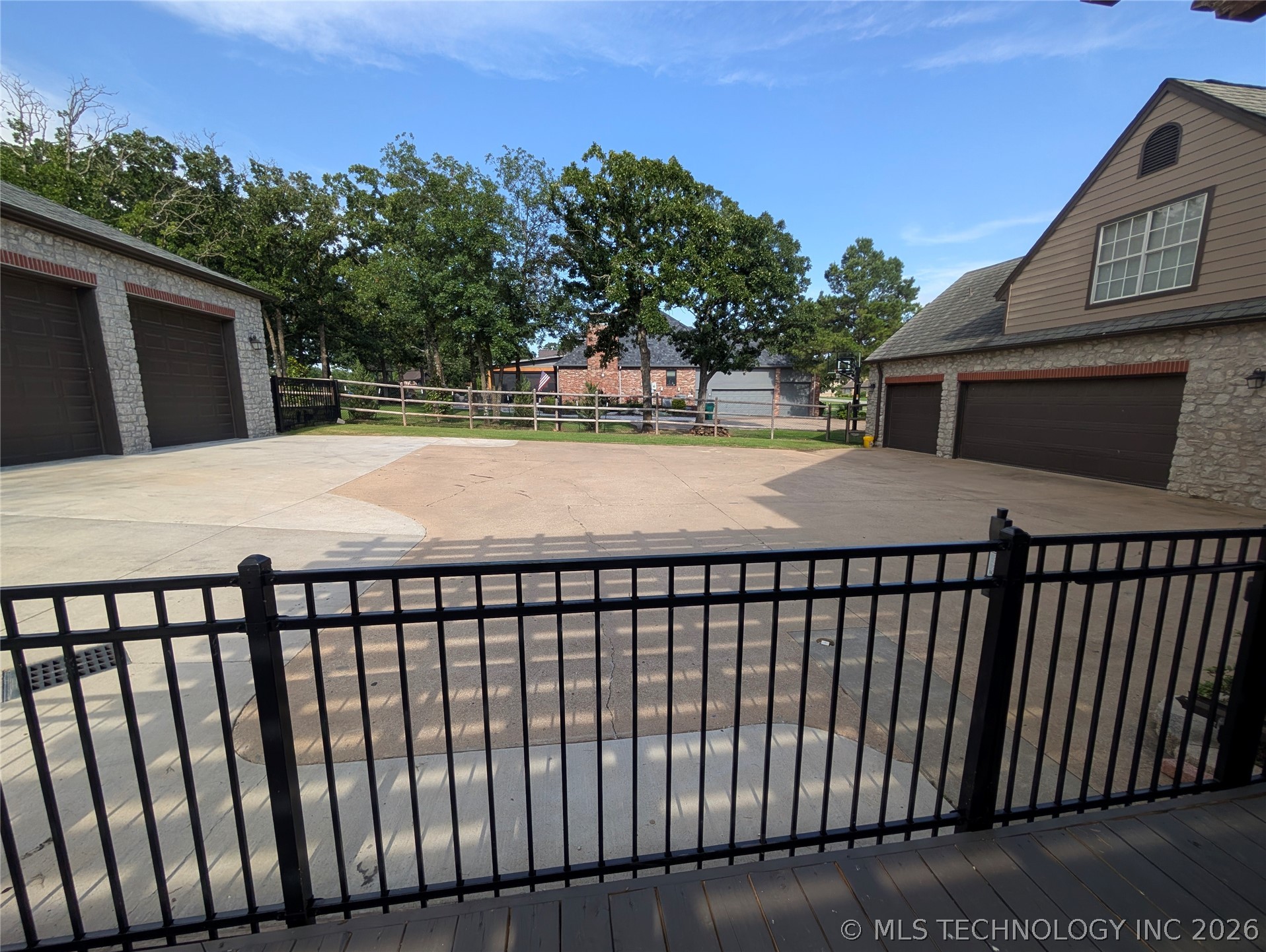 4809 Oak Leaf Drive Property Photo 13