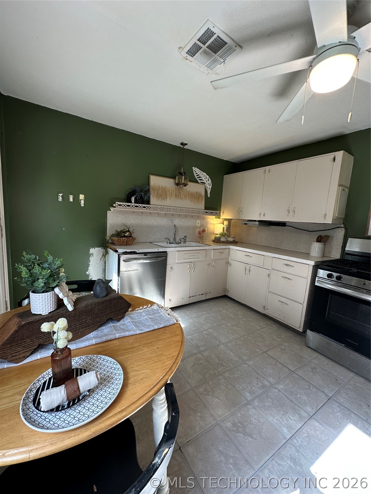 206 S Ora Street Property Photo 17