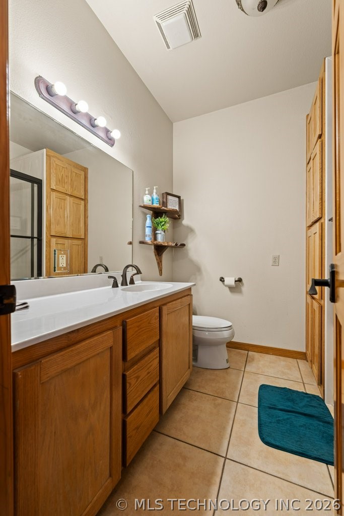 10034 E 233rd S Property Photo 46