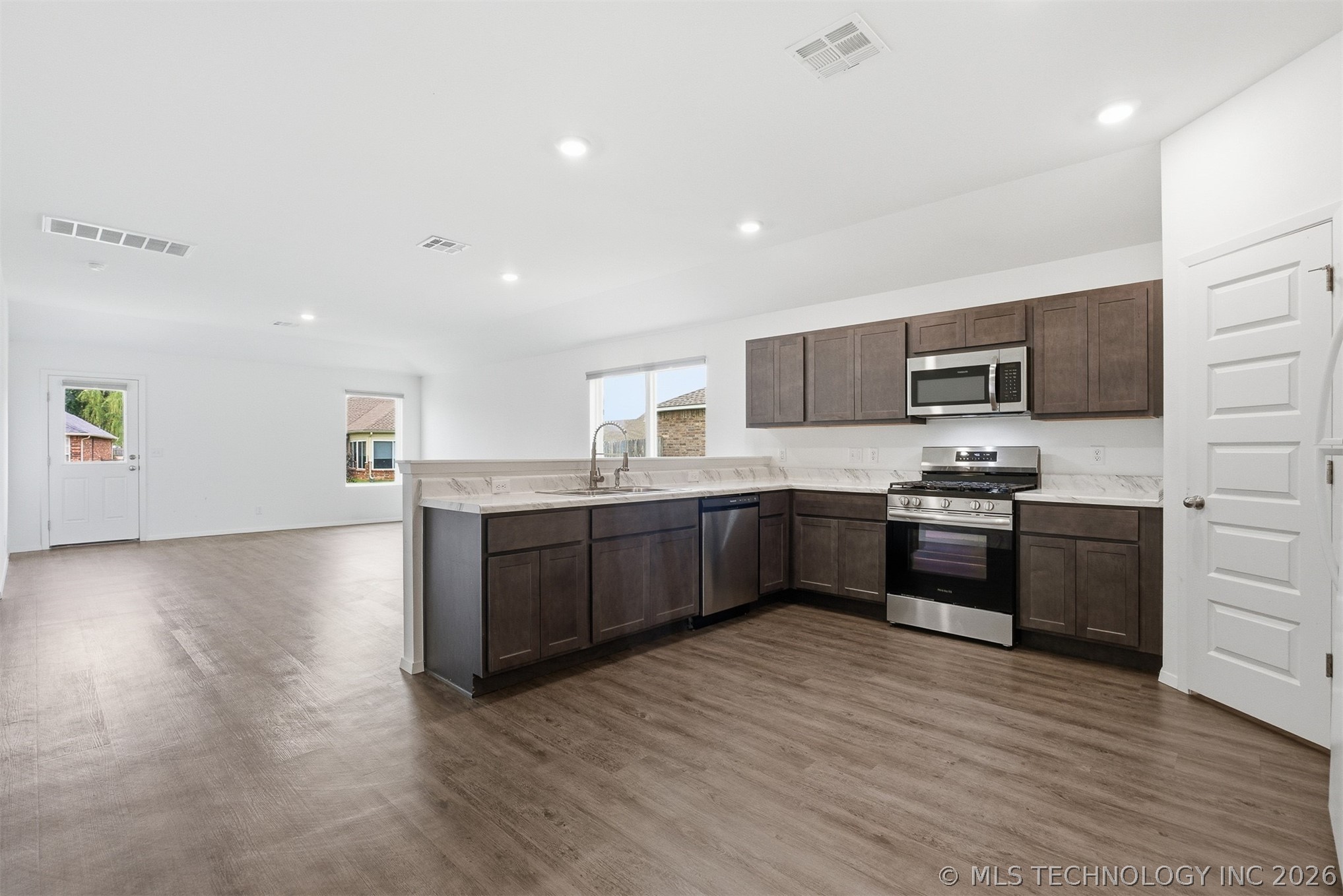 27807 E 114th Place S Property Photo 10