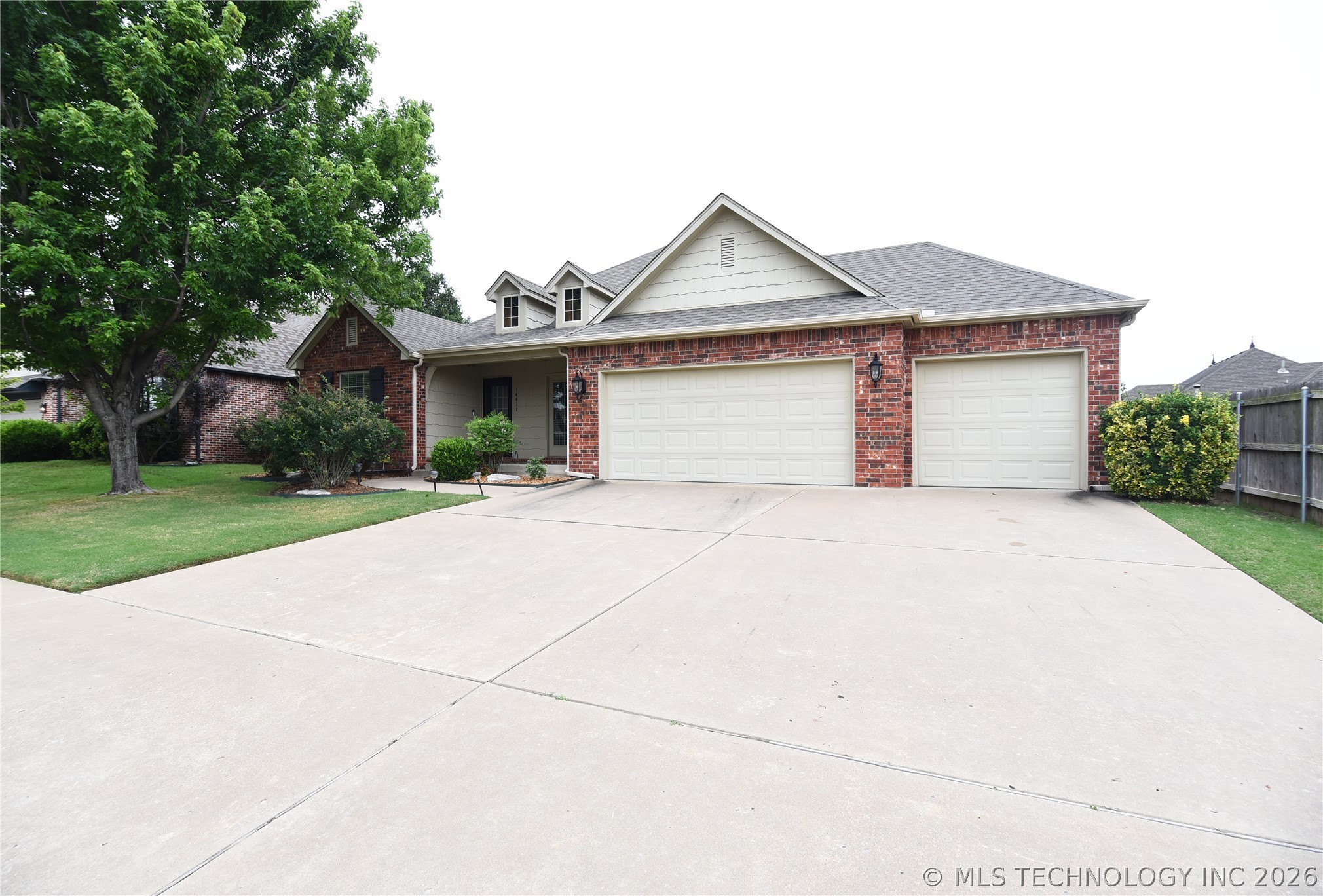 14411 S Toledo Avenue Property Photo 2