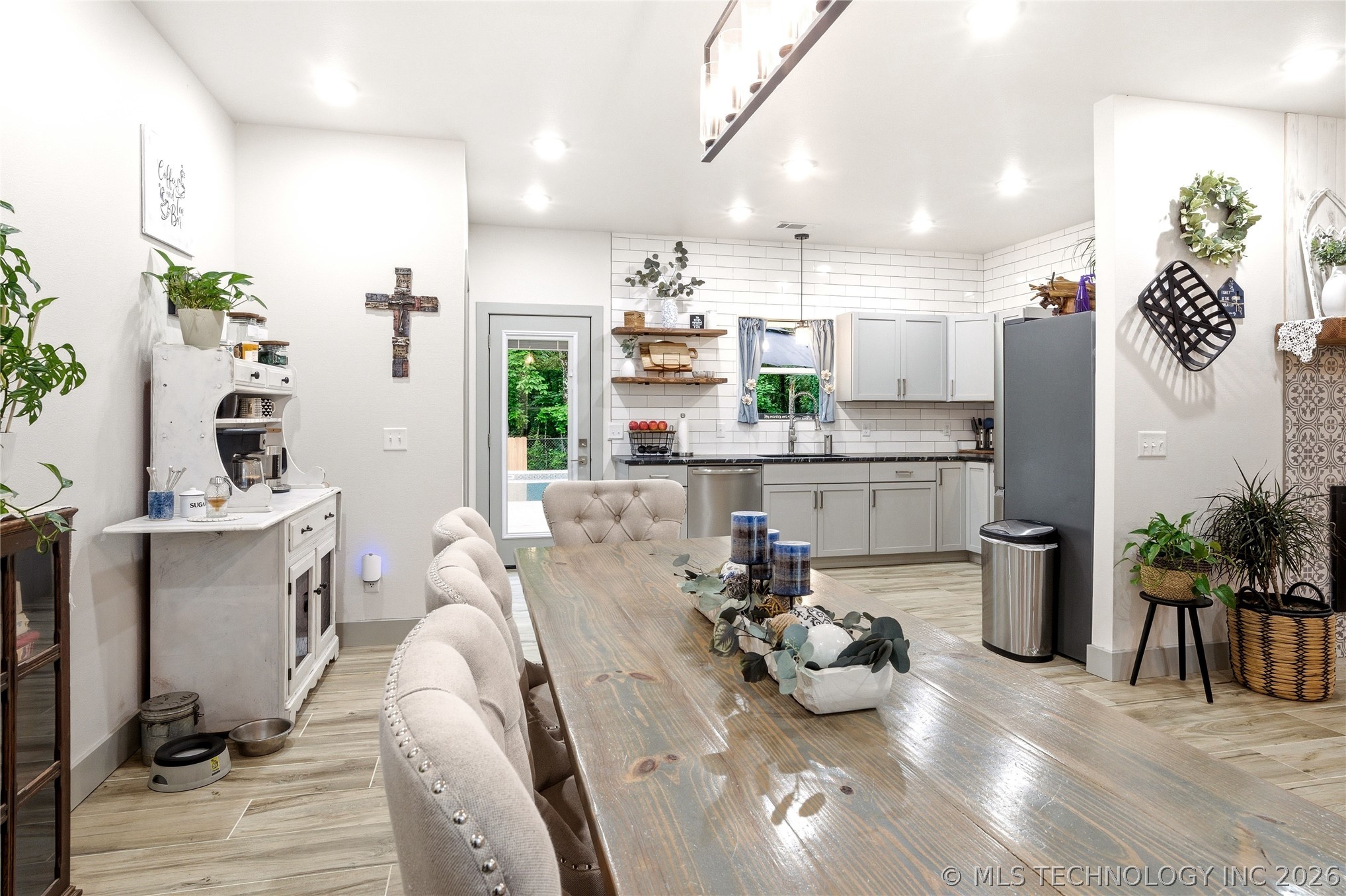 466070 E 800 Property Photo 12
